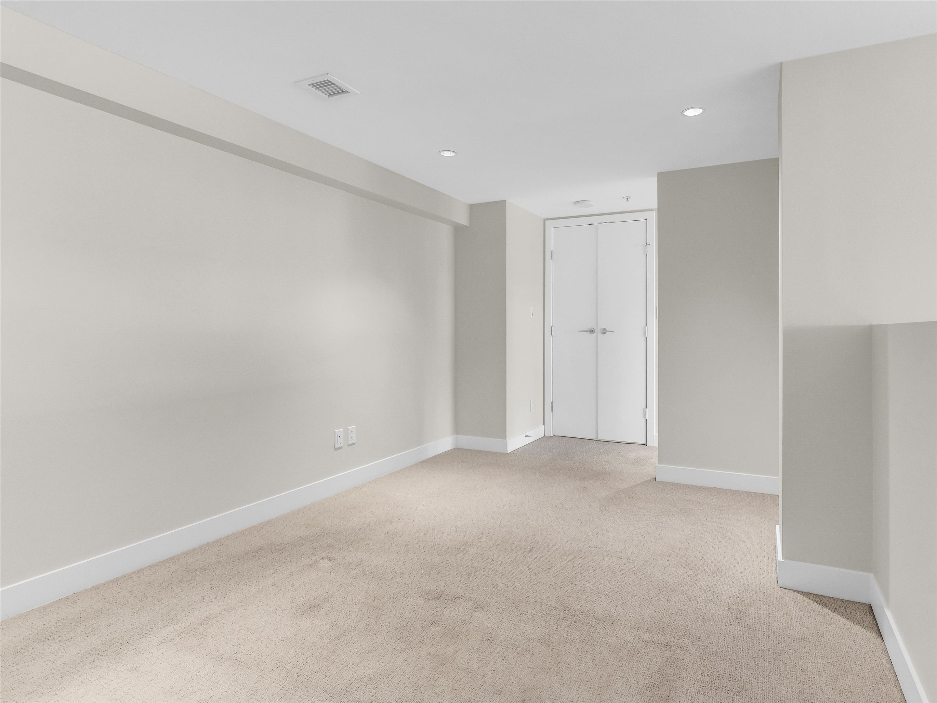 296 1St Avenue W, Vancouver, BC