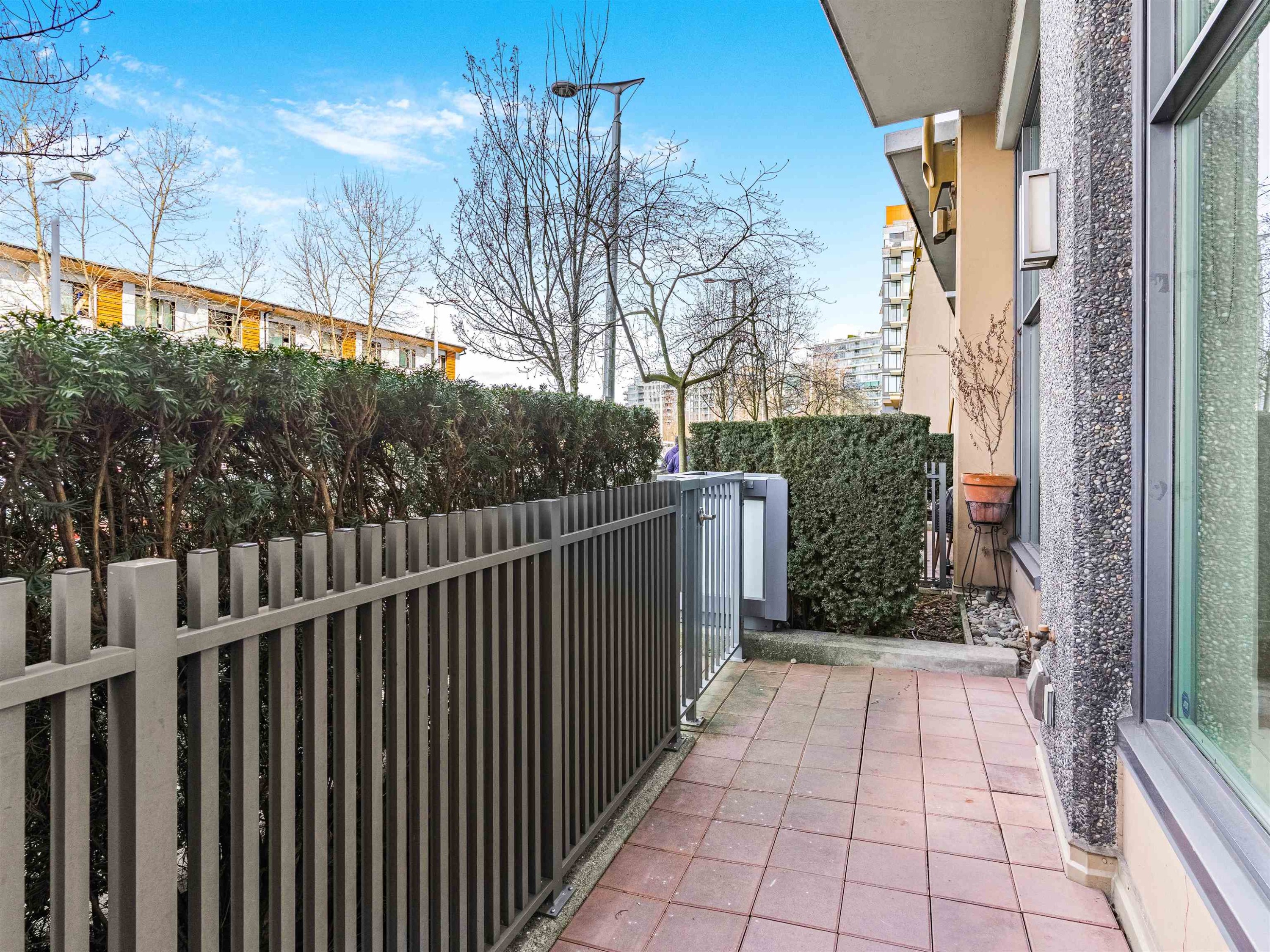 296 1St Avenue W, Vancouver, BC