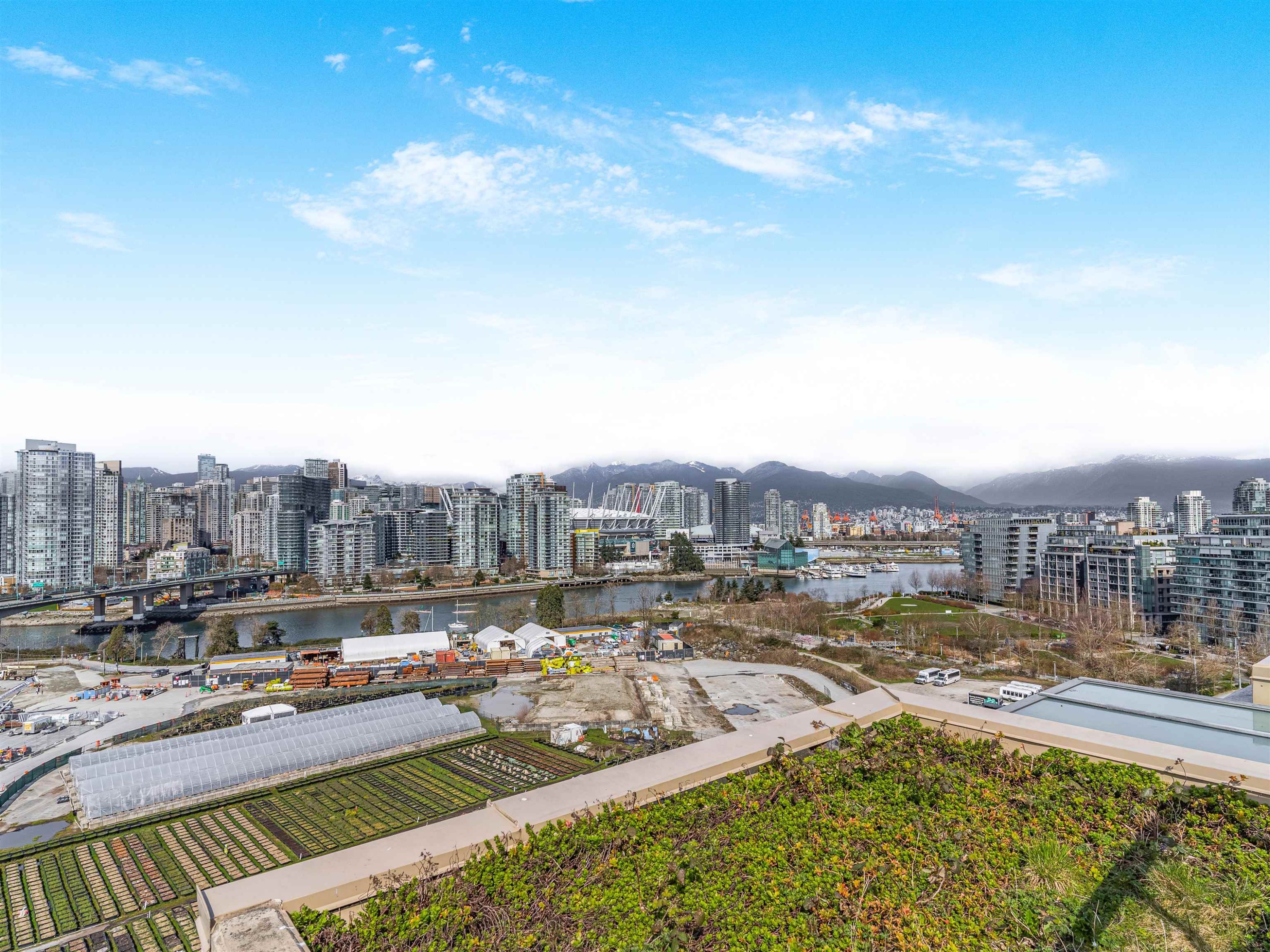 296 1St Avenue W, Vancouver, BC