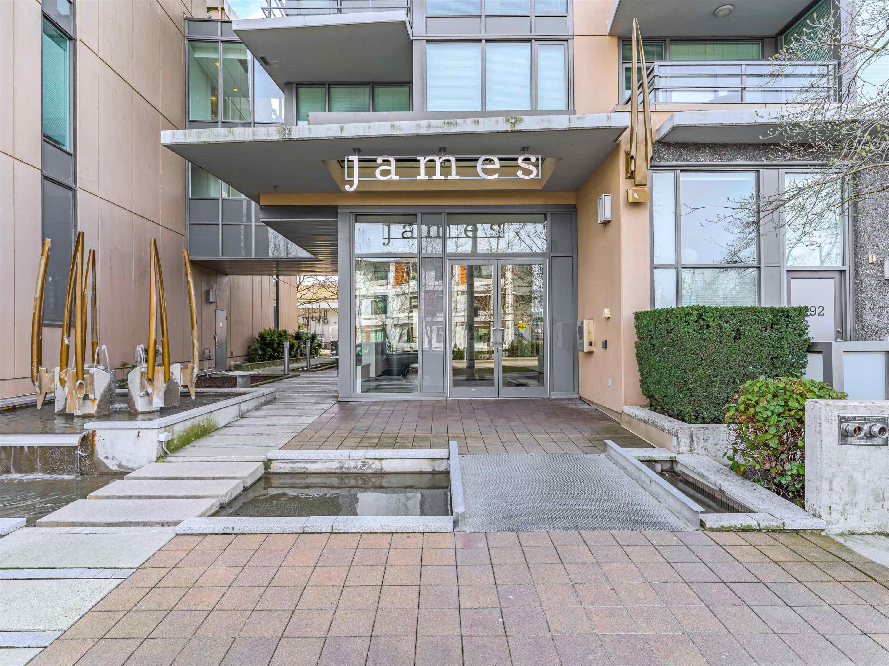 296 1St Avenue W, Vancouver, BC