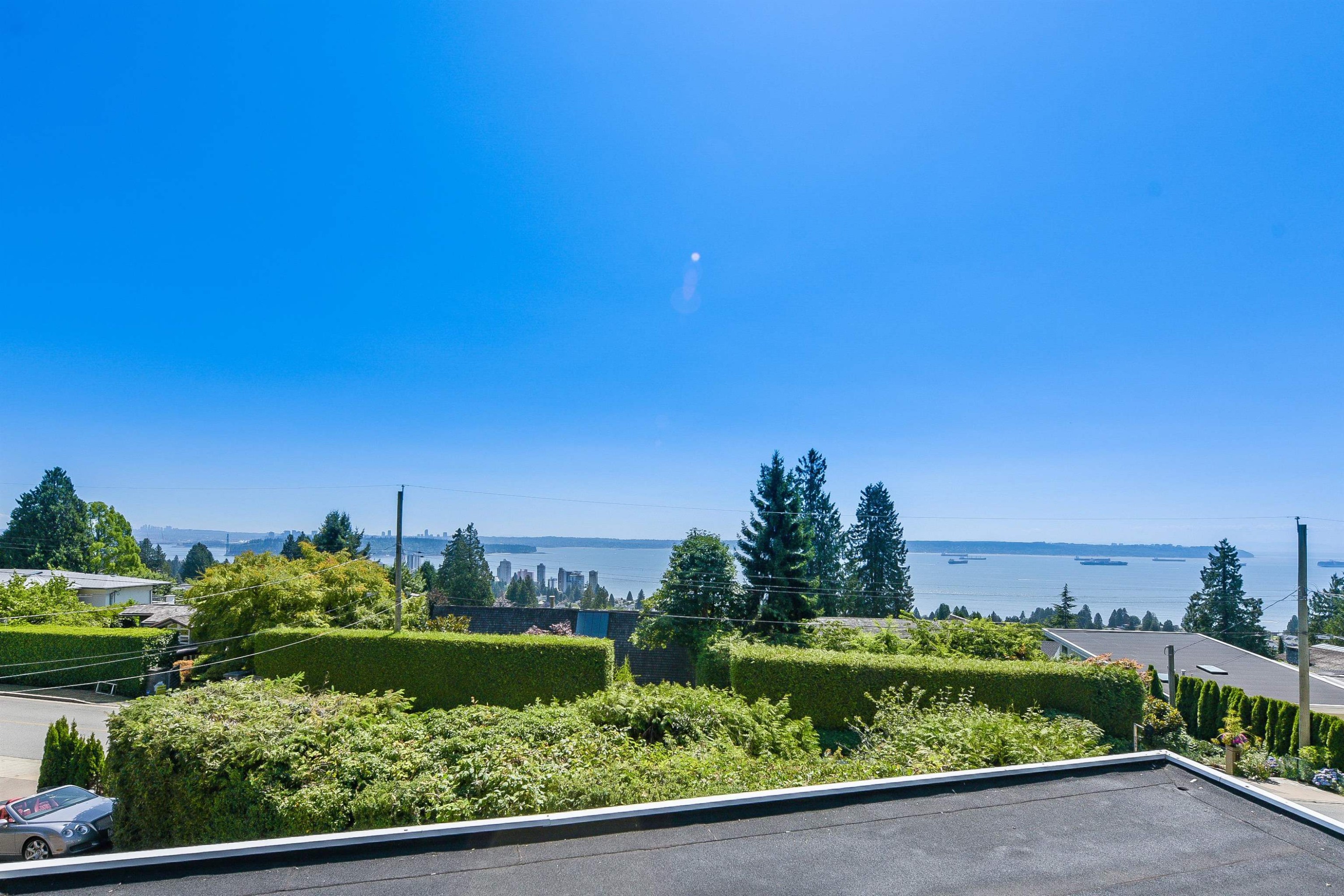 2365 Queens Avenue, West Vancouver, BC