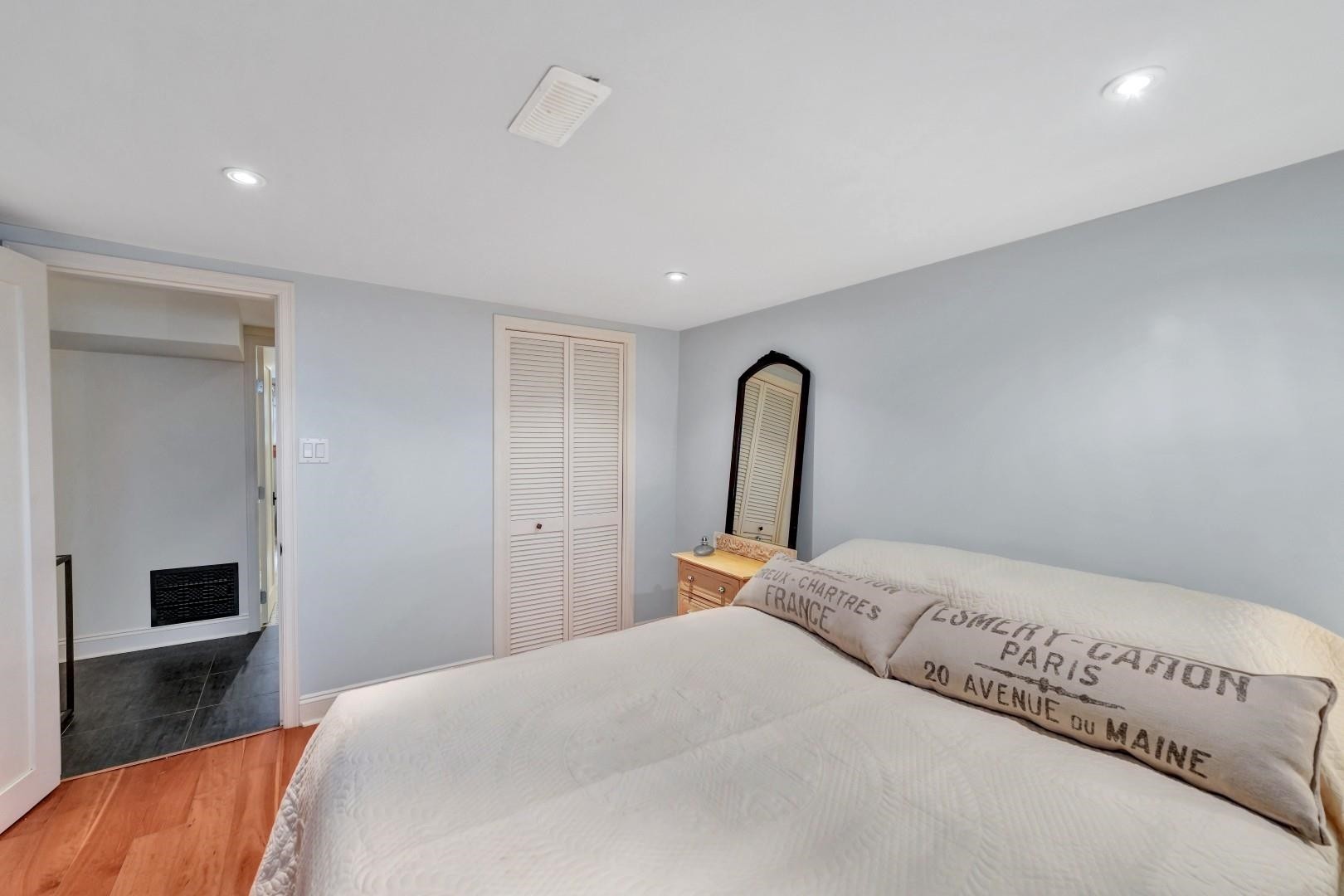 2303 3Rd Avenue W, Vancouver, BC