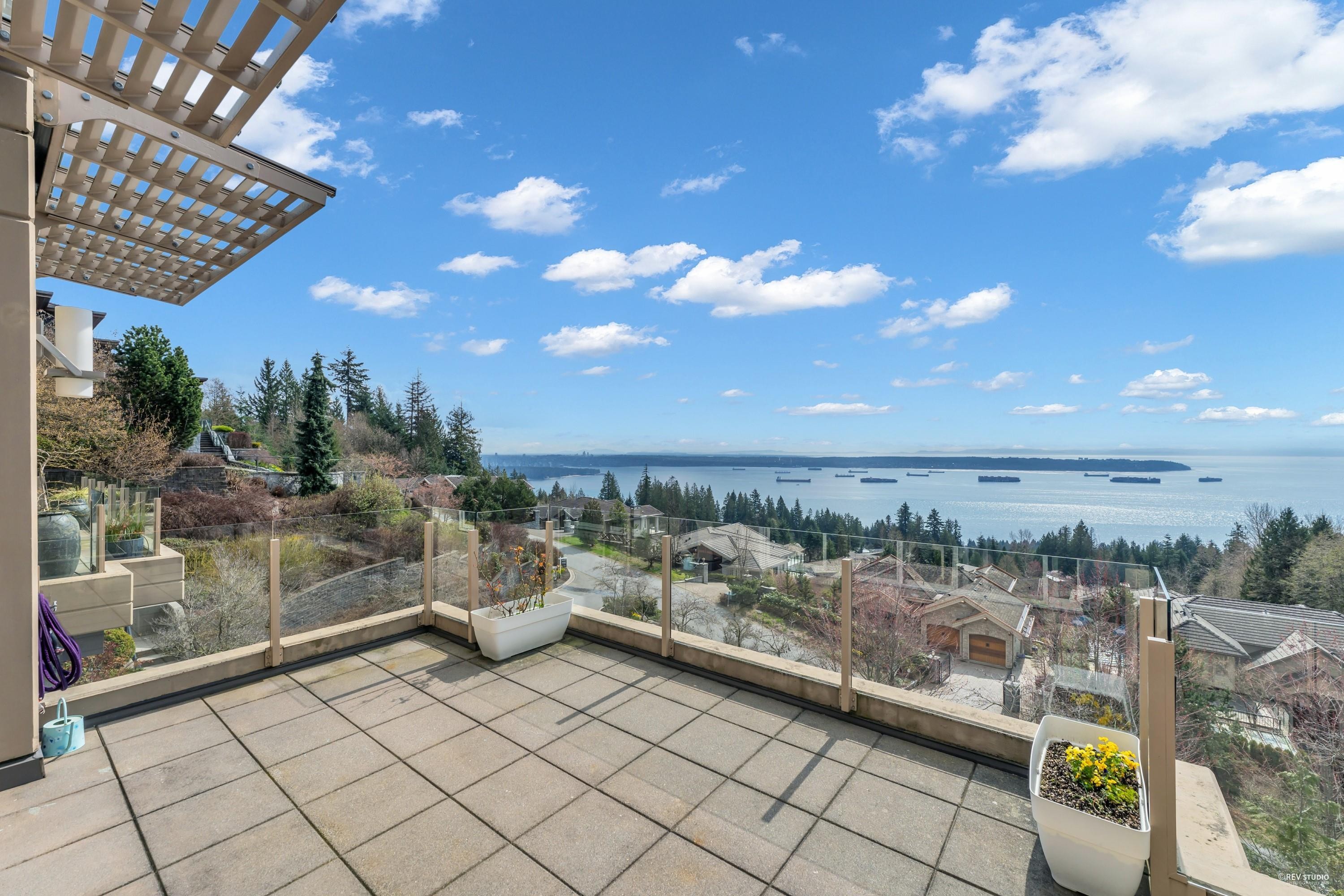 102-2575 Garden Court, West Vancouver, BC