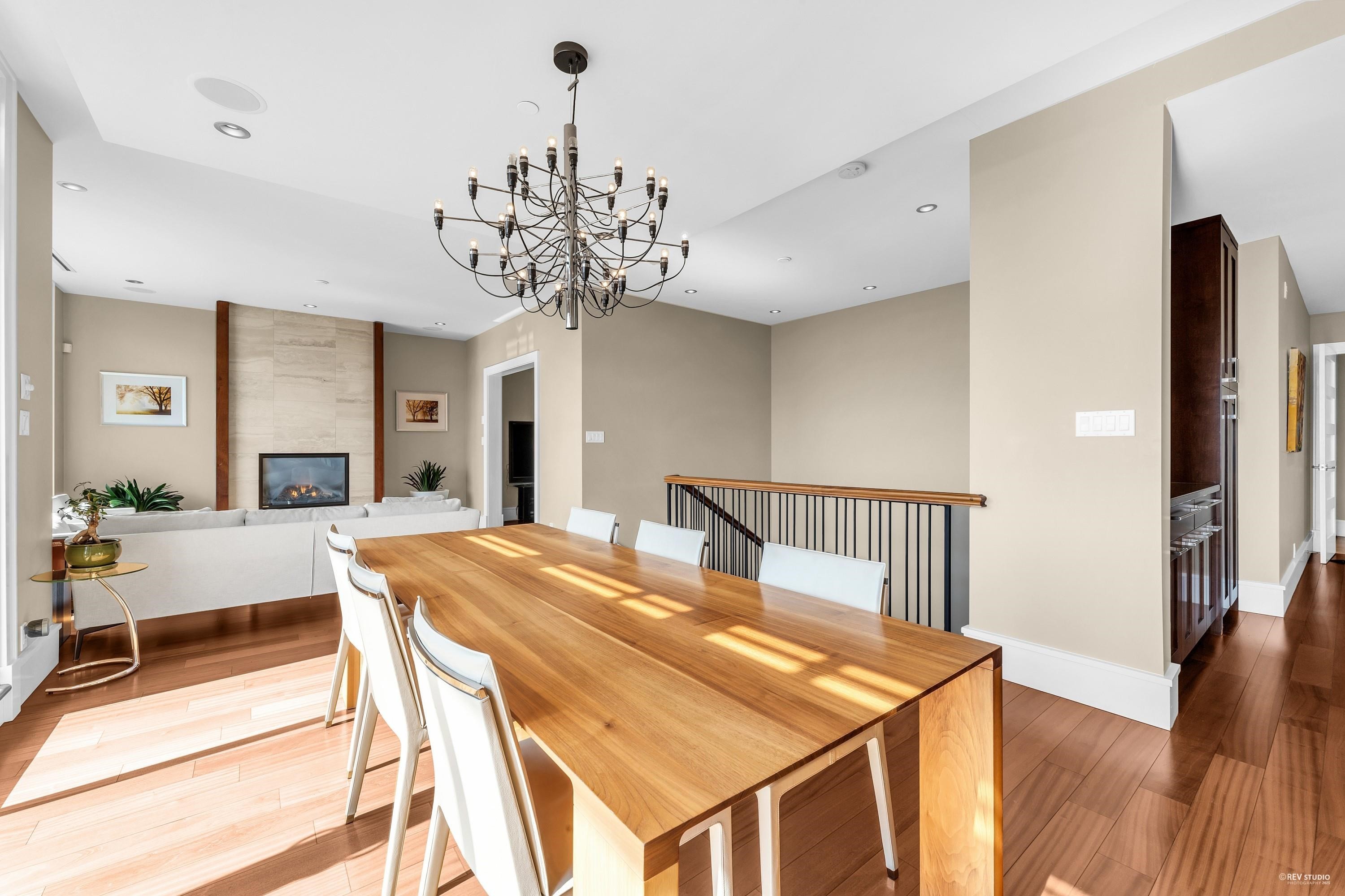 102-2575 Garden Court, West Vancouver, BC
