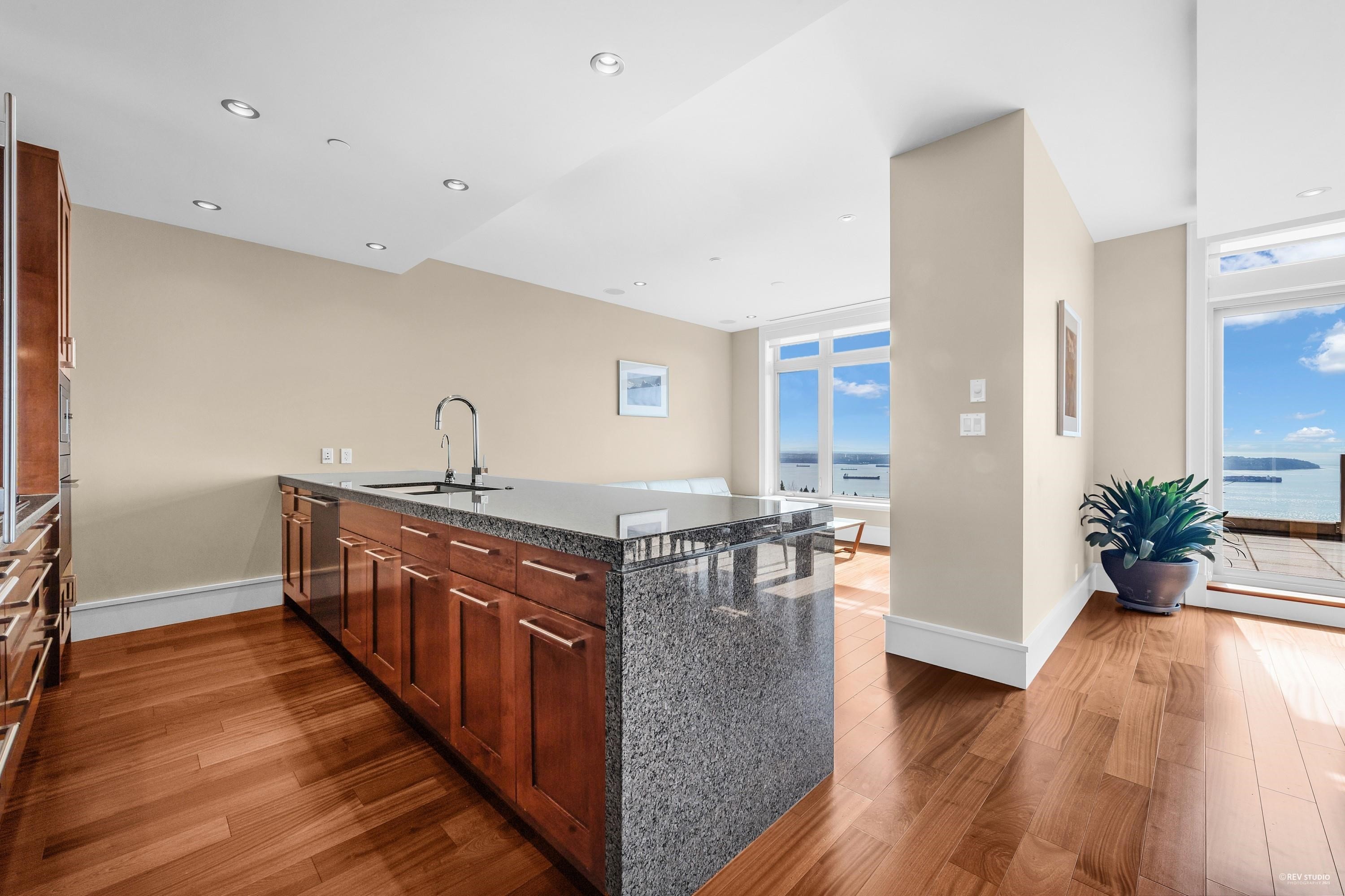 102-2575 Garden Court, West Vancouver, BC