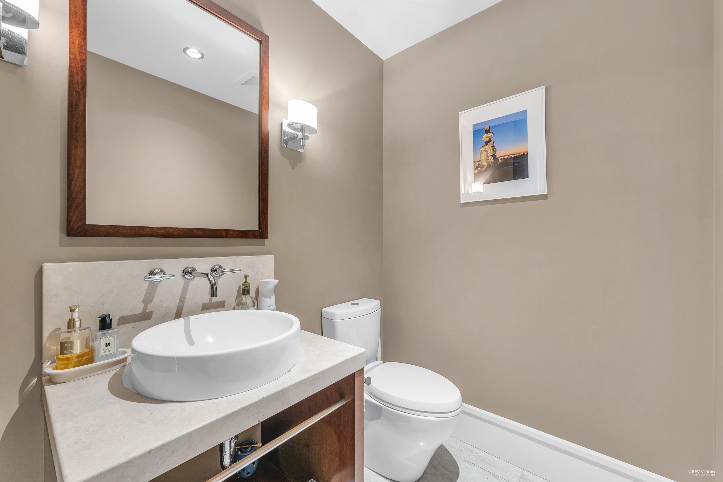 102-2575 Garden Court, West Vancouver, BC