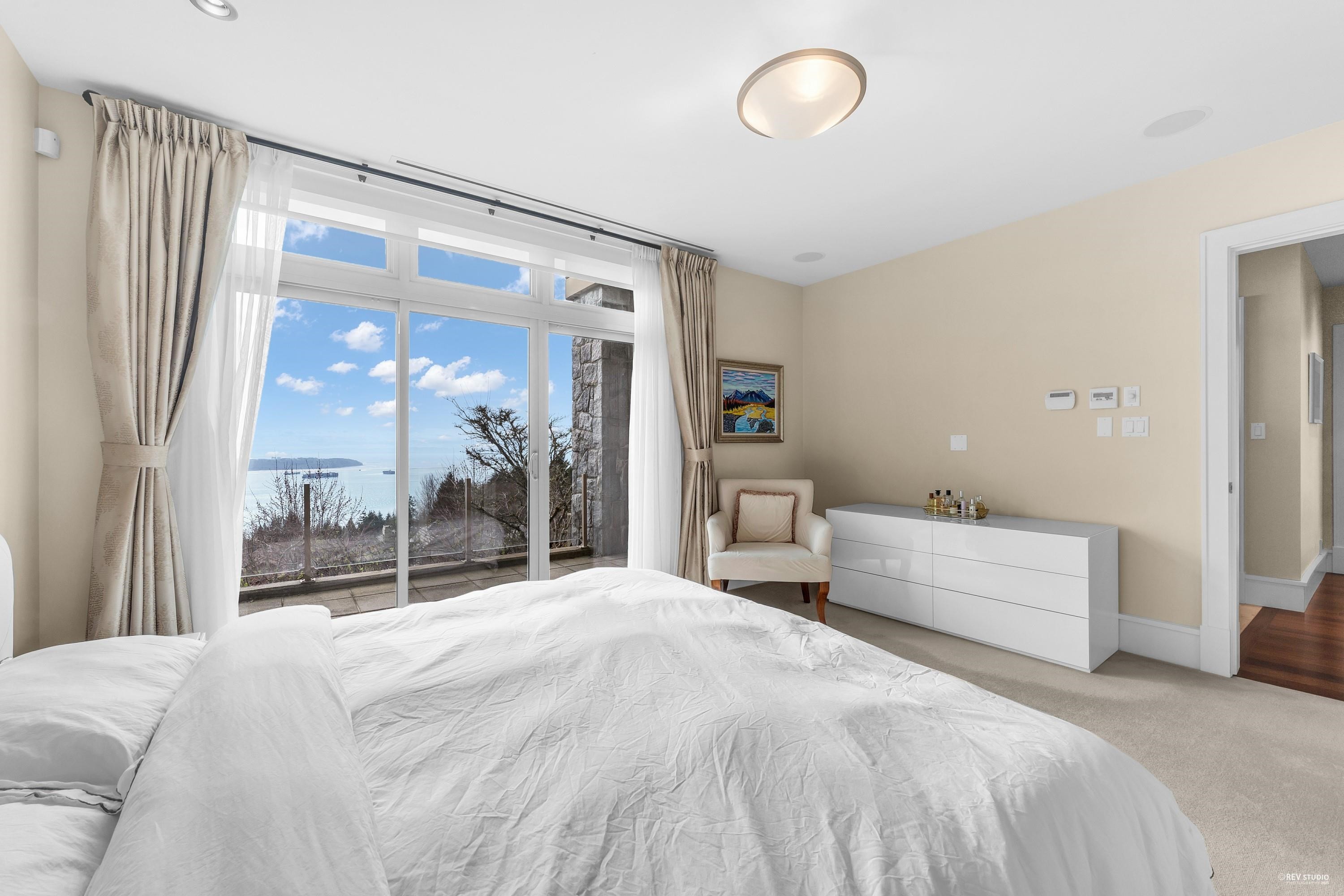 102-2575 Garden Court, West Vancouver, BC