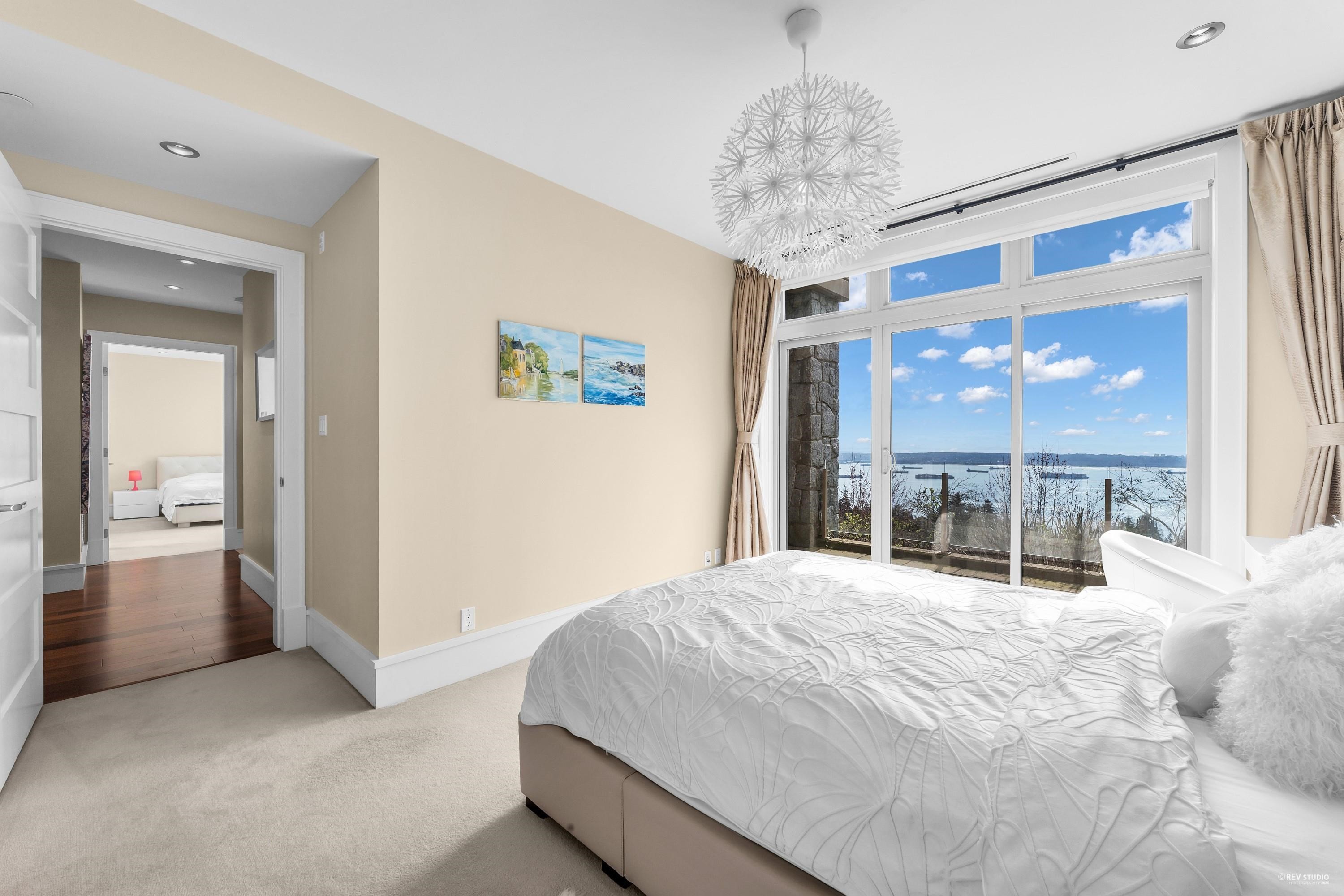 102-2575 Garden Court, West Vancouver, BC