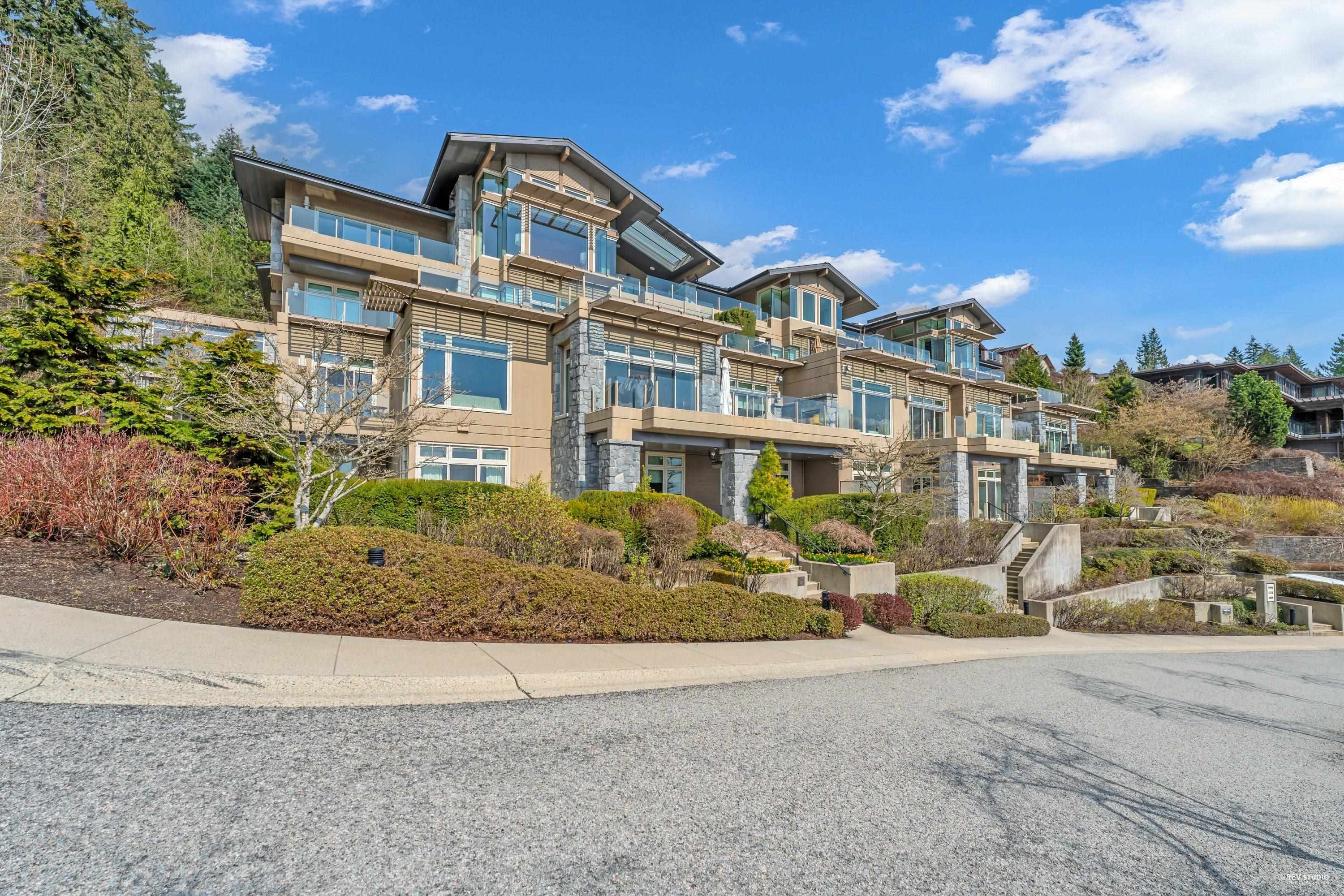102-2575 Garden Court, West Vancouver, BC