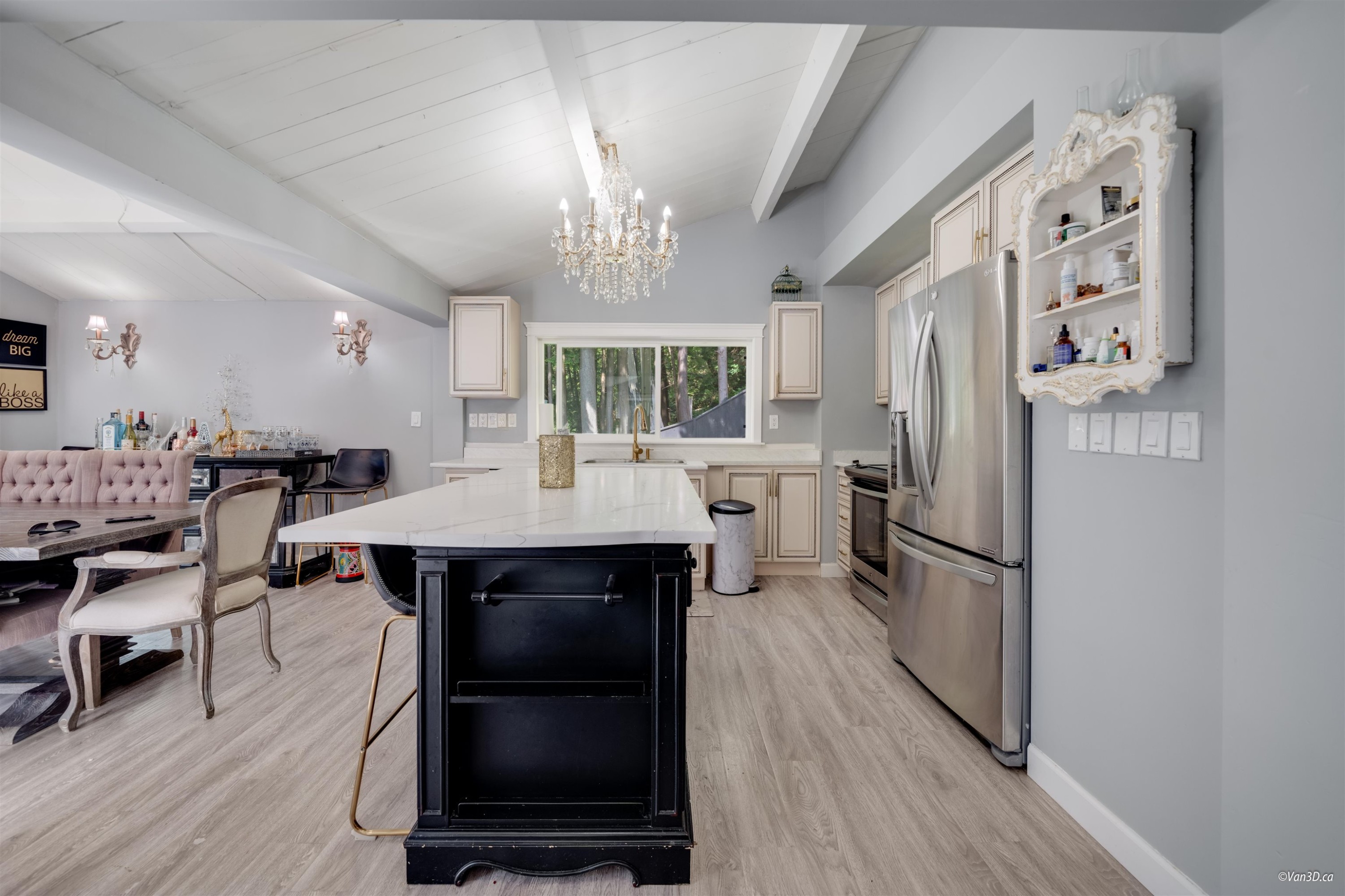 3870 Emerald Drive, North Vancouver, BC