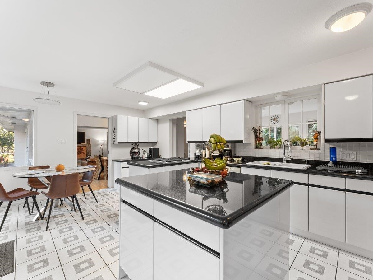 186 Stevens Drive, West Vancouver, BC