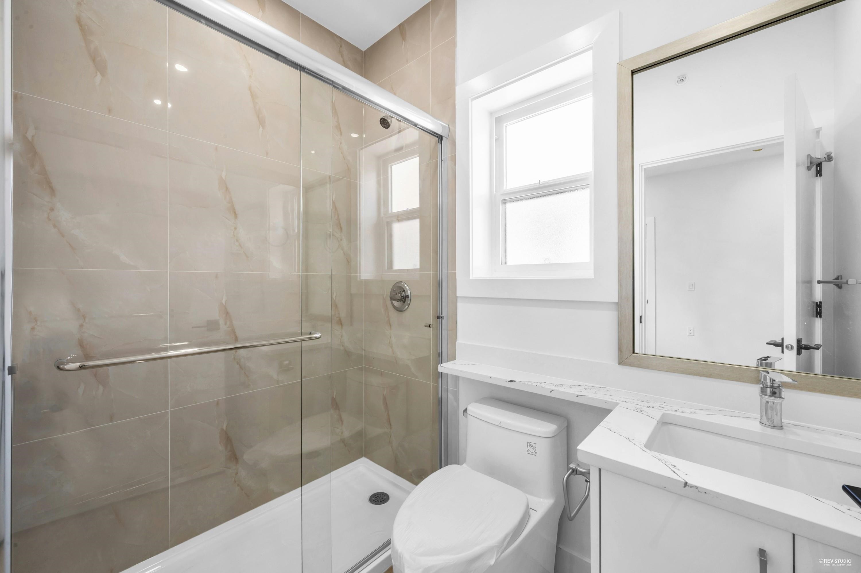 1846 37Th Avenue E, Vancouver, BC