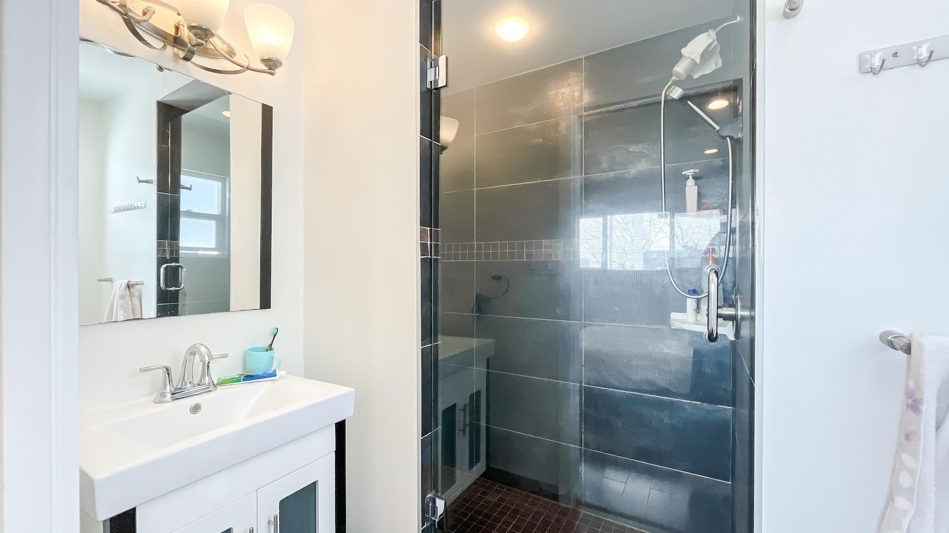 1420 Park Drive, Vancouver, BC