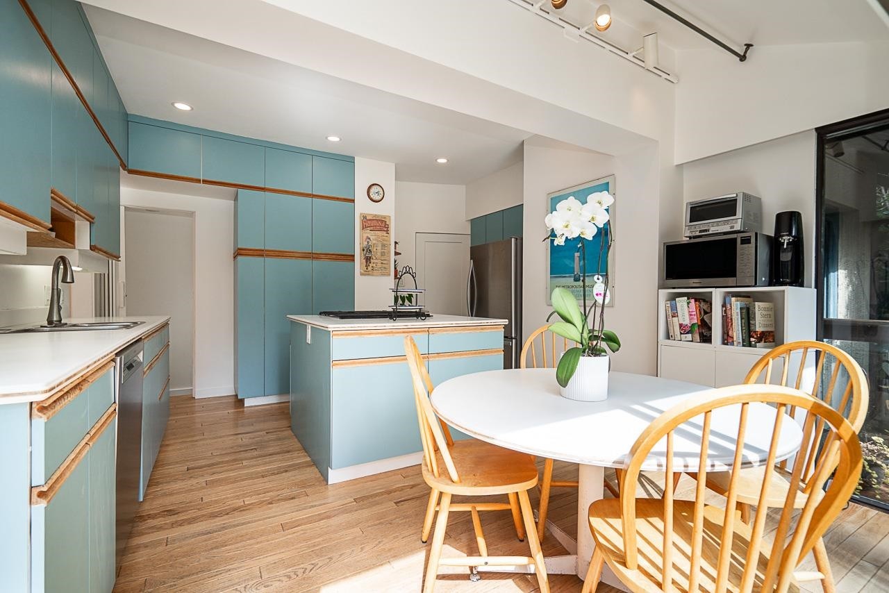 4338 2Nd Avenue W, Vancouver, BC