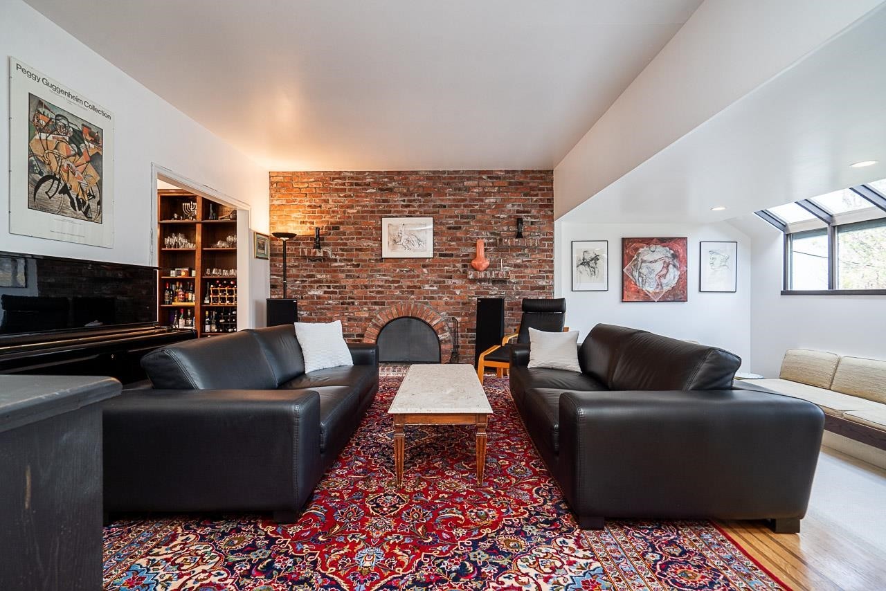 4338 2Nd Avenue W, Vancouver, BC
