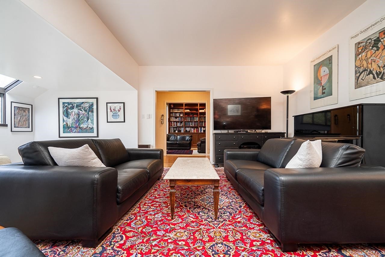 4338 2Nd Avenue W, Vancouver, BC