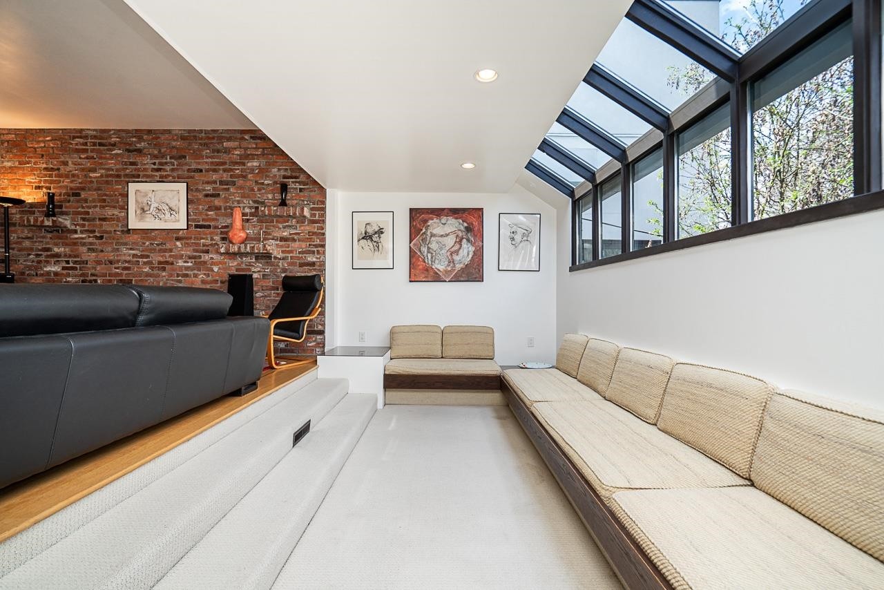 4338 2Nd Avenue W, Vancouver, BC