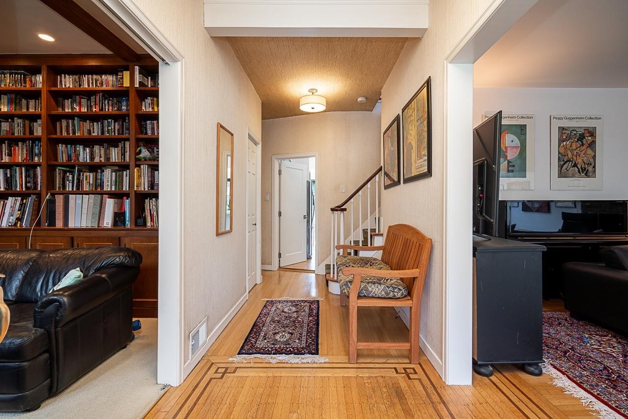 4338 2Nd Avenue W, Vancouver, BC