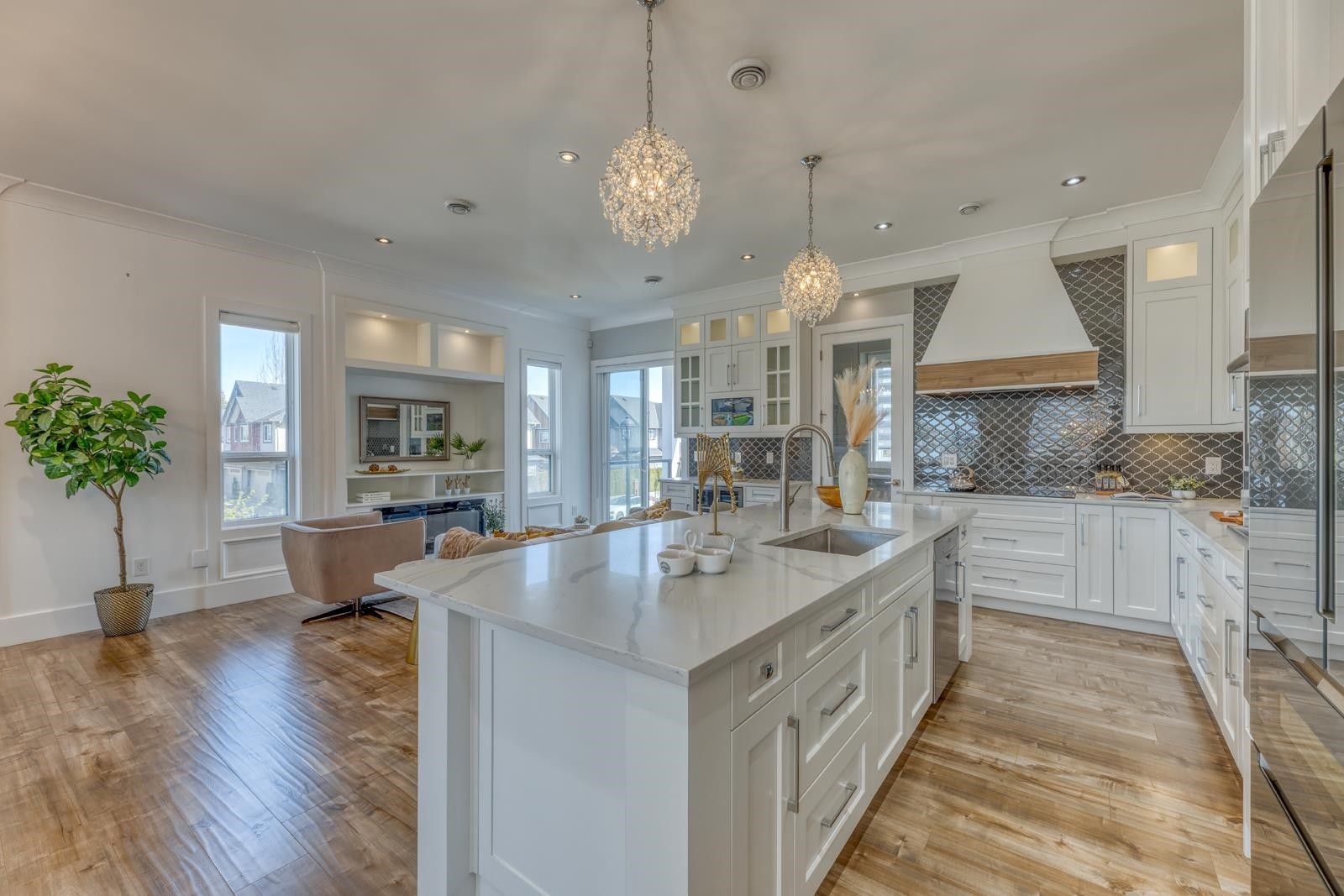 7102 Bridge Street, Richmond, BC