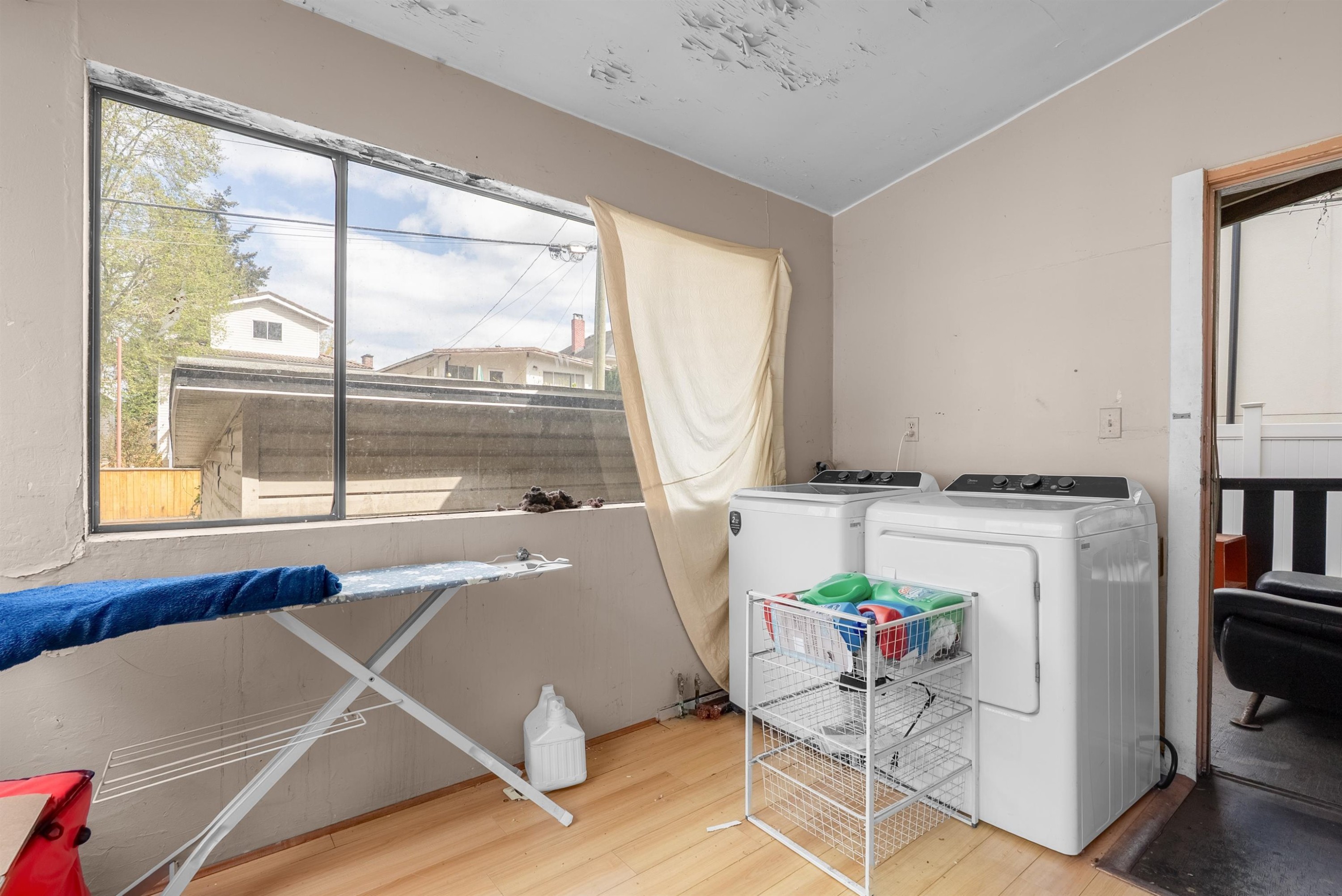 2703 Ward Street, Vancouver, BC