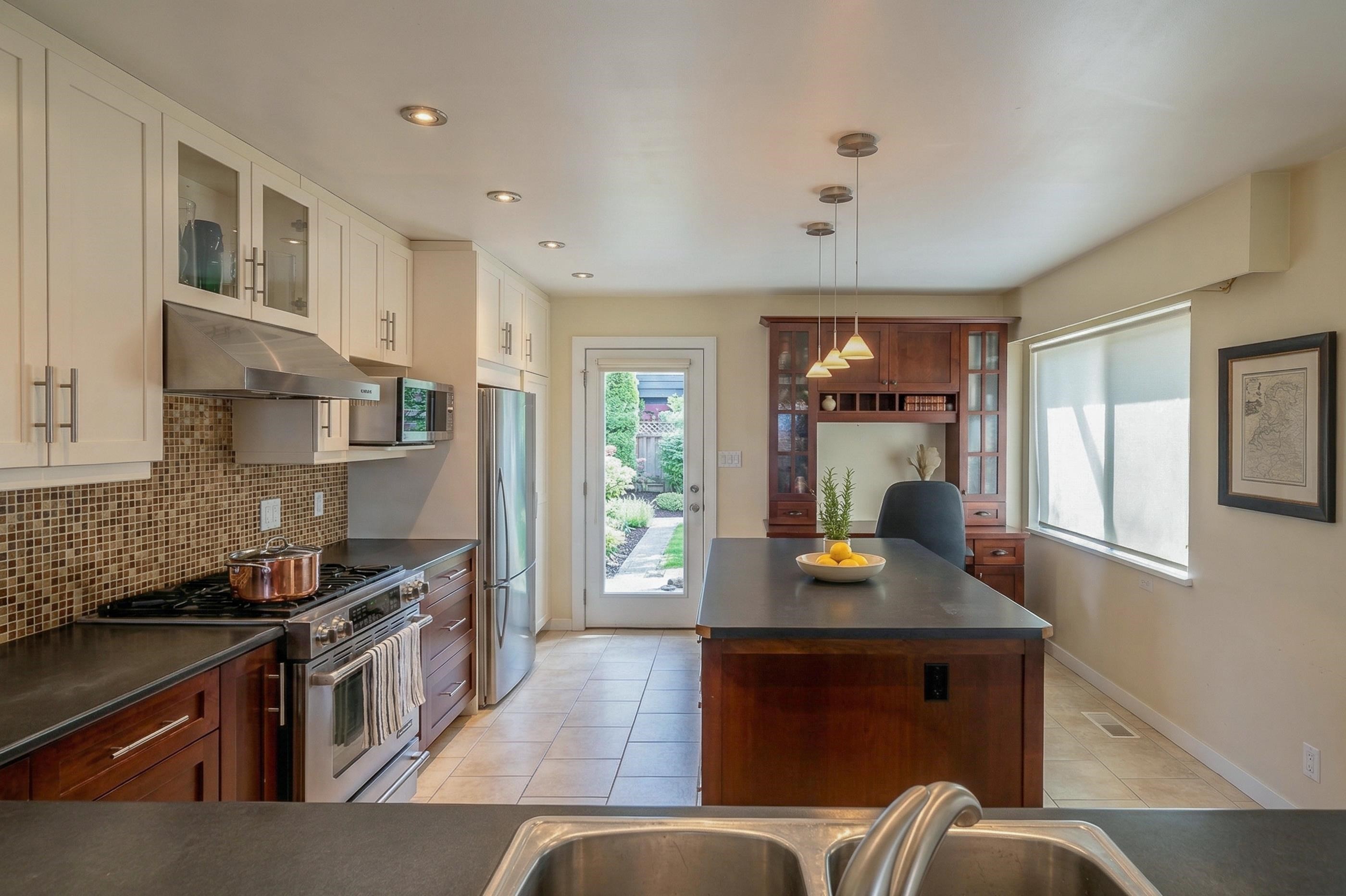 2244 32Nd Avenue W, Vancouver, BC