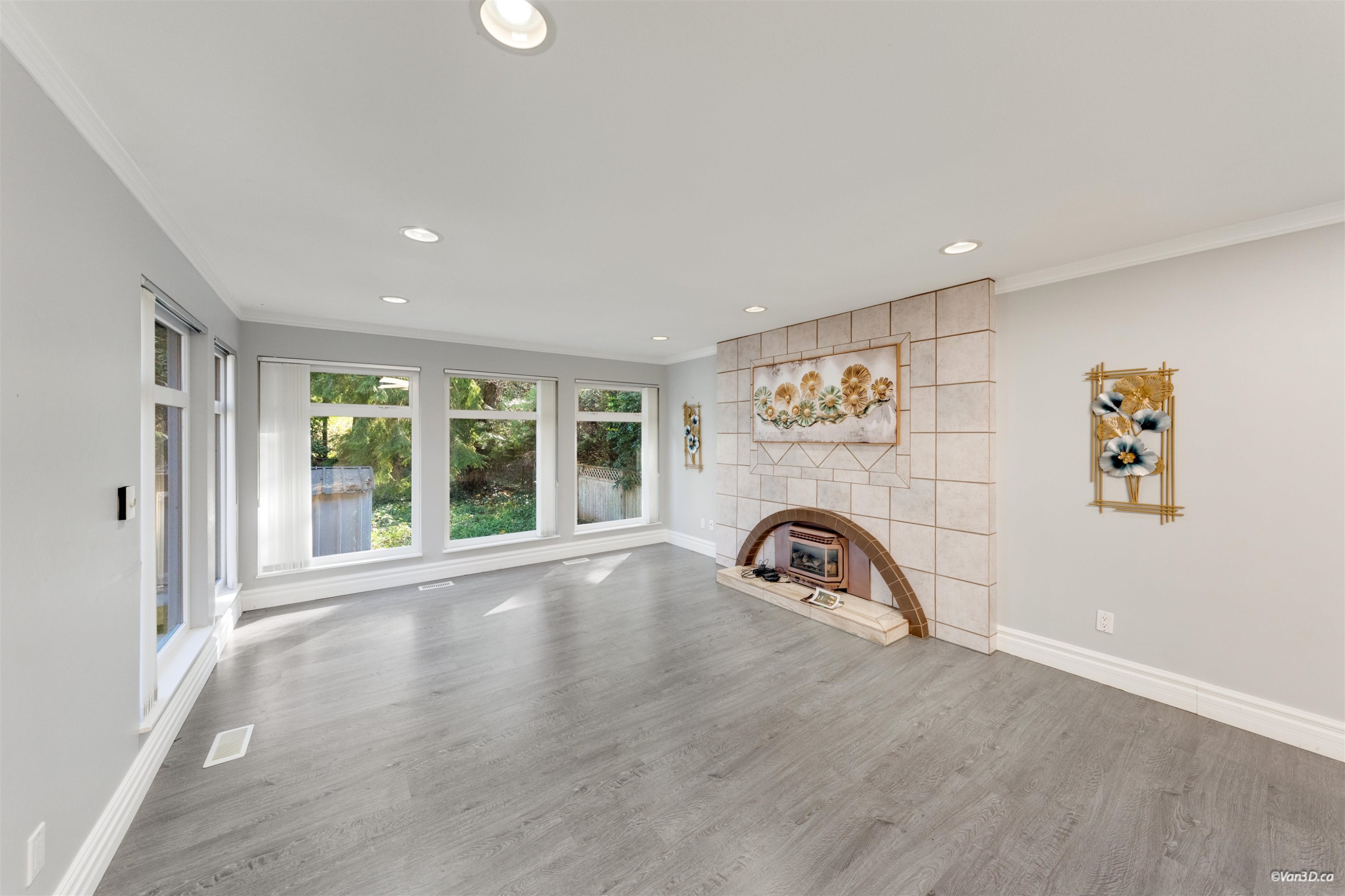 1366 Kings Avenue, West Vancouver, BC