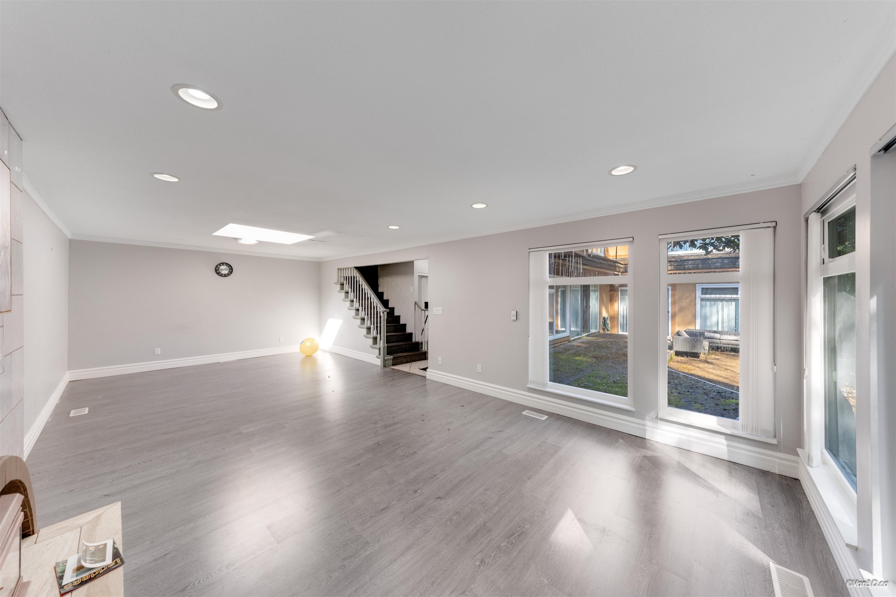 1366 Kings Avenue, West Vancouver, BC