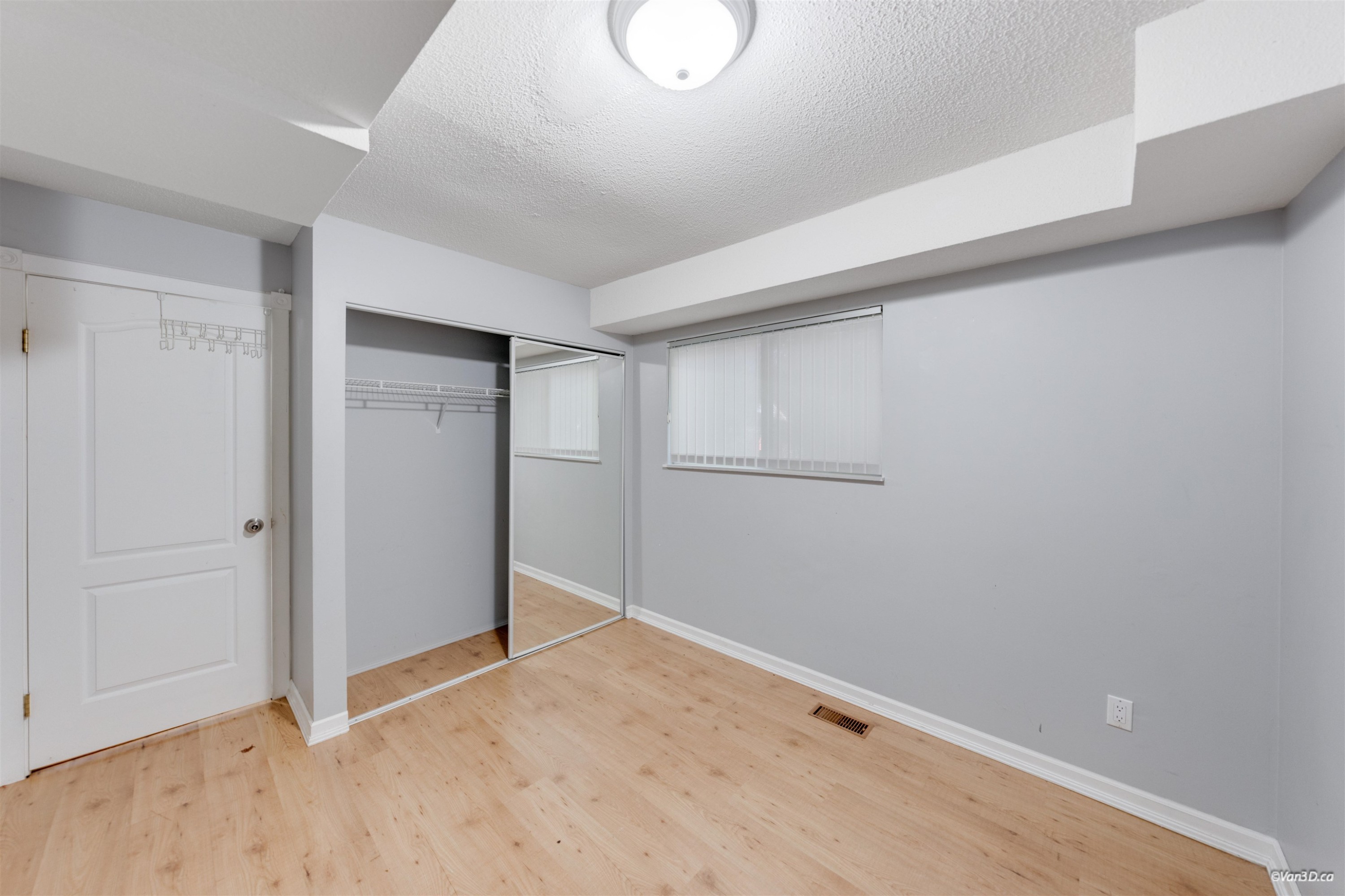 1366 Kings Avenue, West Vancouver, BC