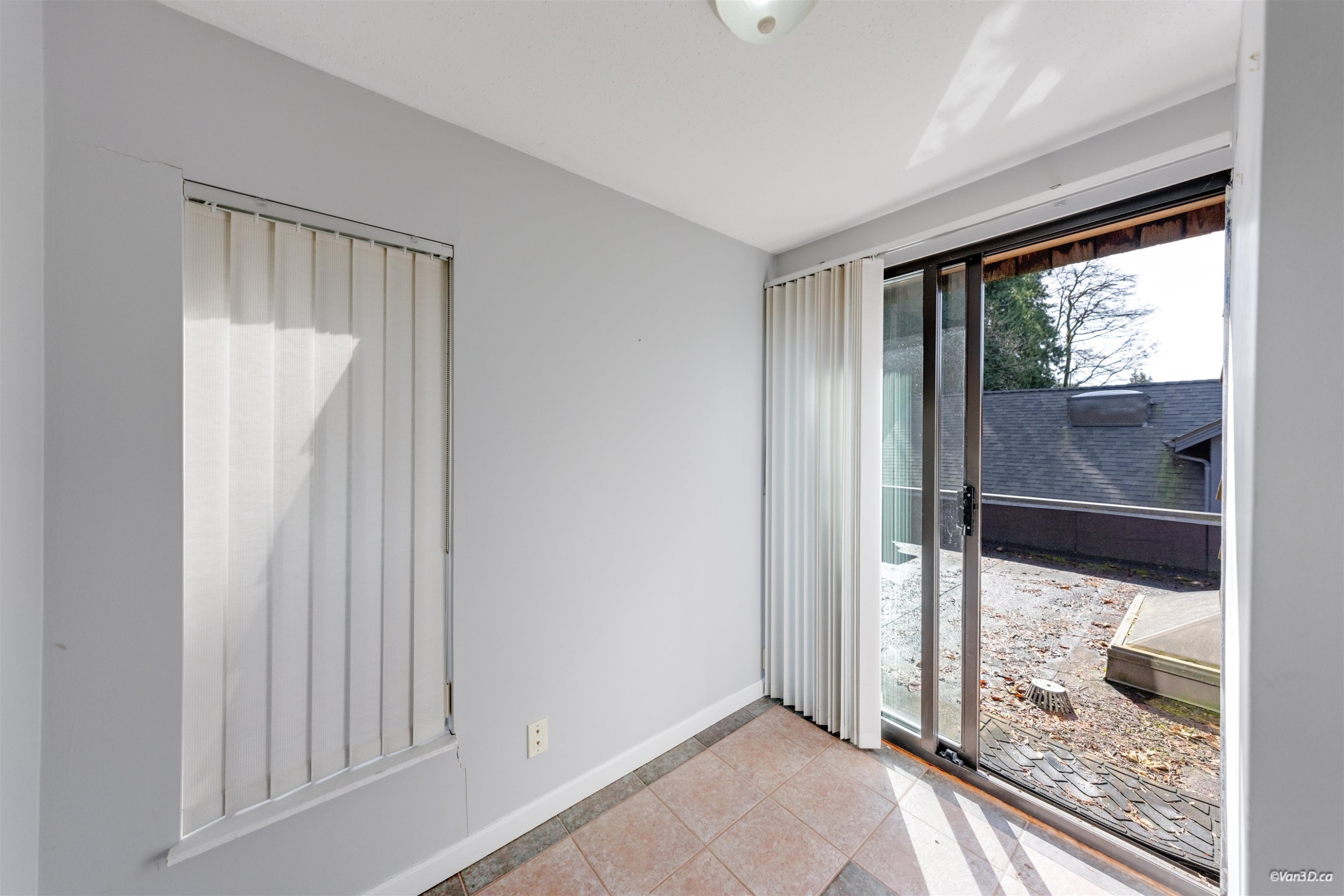 1366 Kings Avenue, West Vancouver, BC