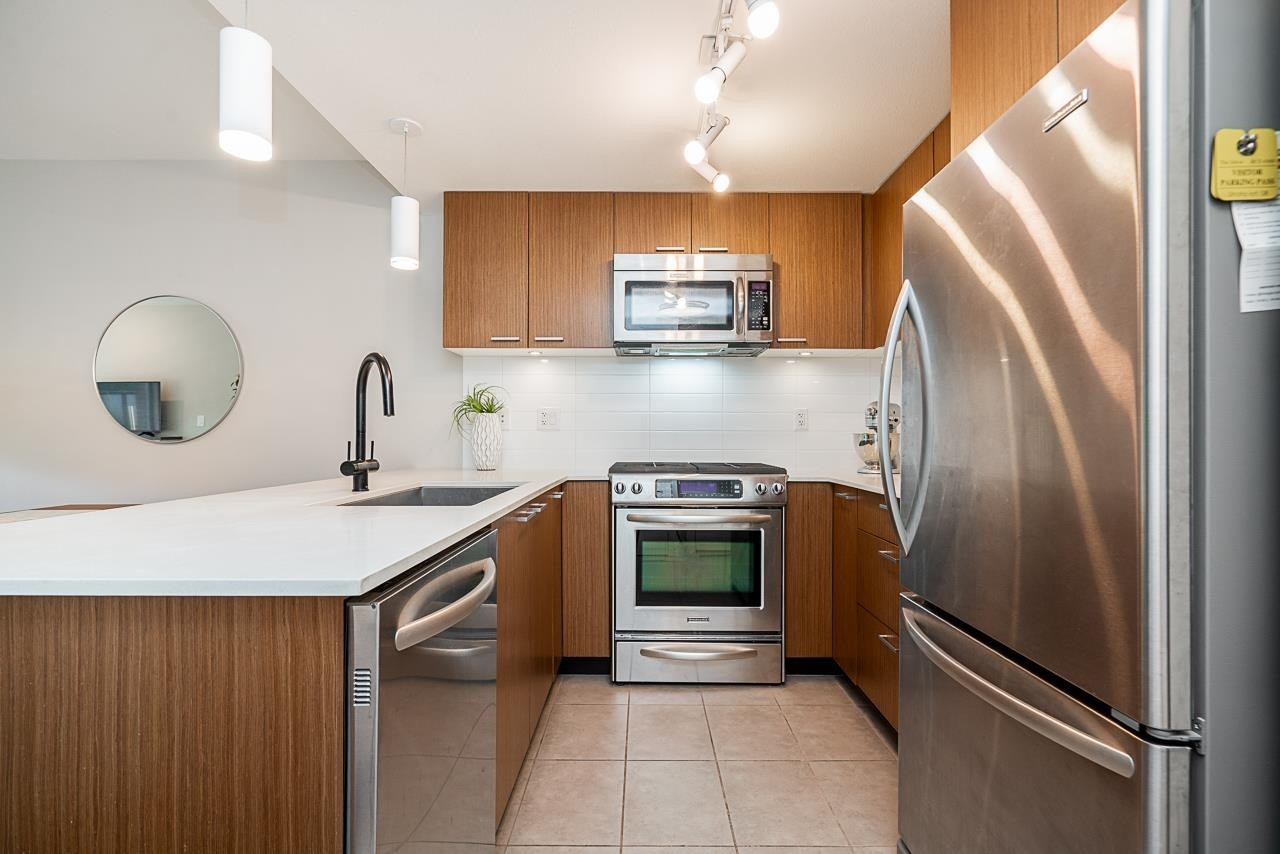 208-1330 Marine Drive, North Vancouver, BC