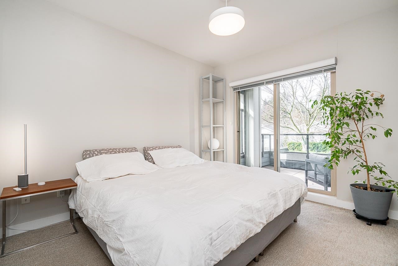 208-1330 Marine Drive, North Vancouver, BC