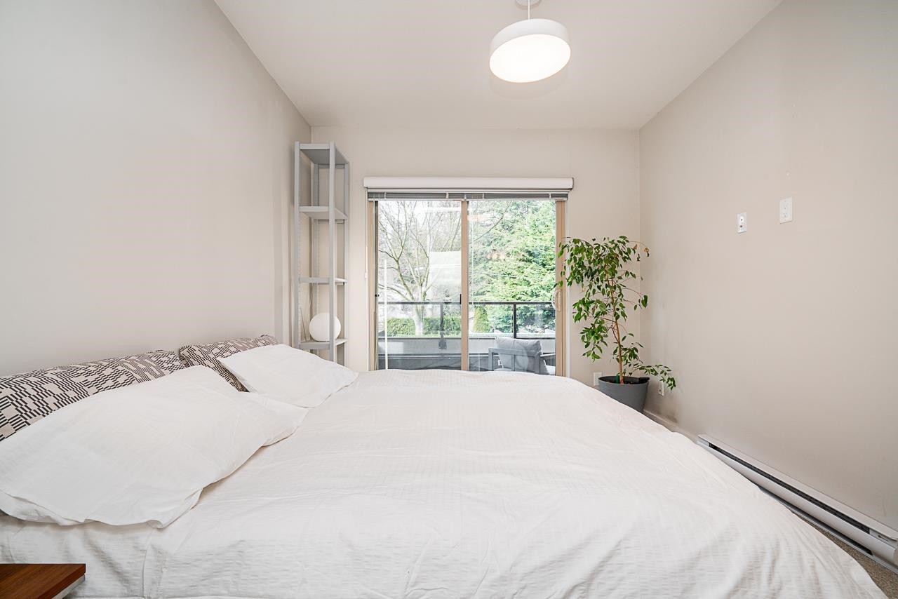 208-1330 Marine Drive, North Vancouver, BC