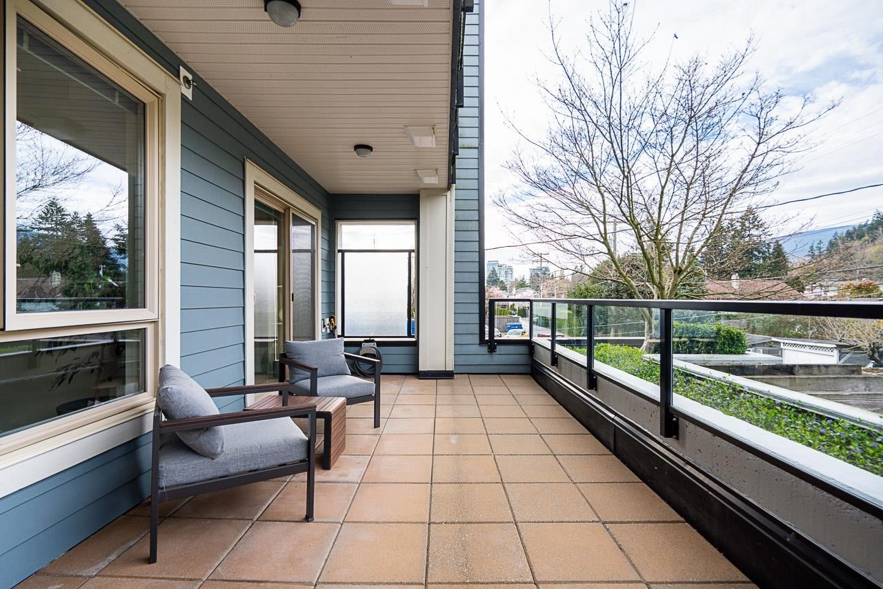 208-1330 Marine Drive, North Vancouver, BC