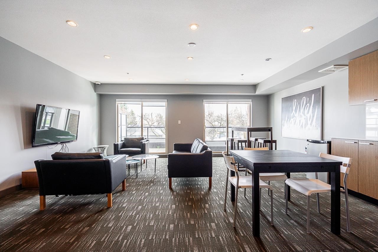 208-1330 Marine Drive, North Vancouver, BC