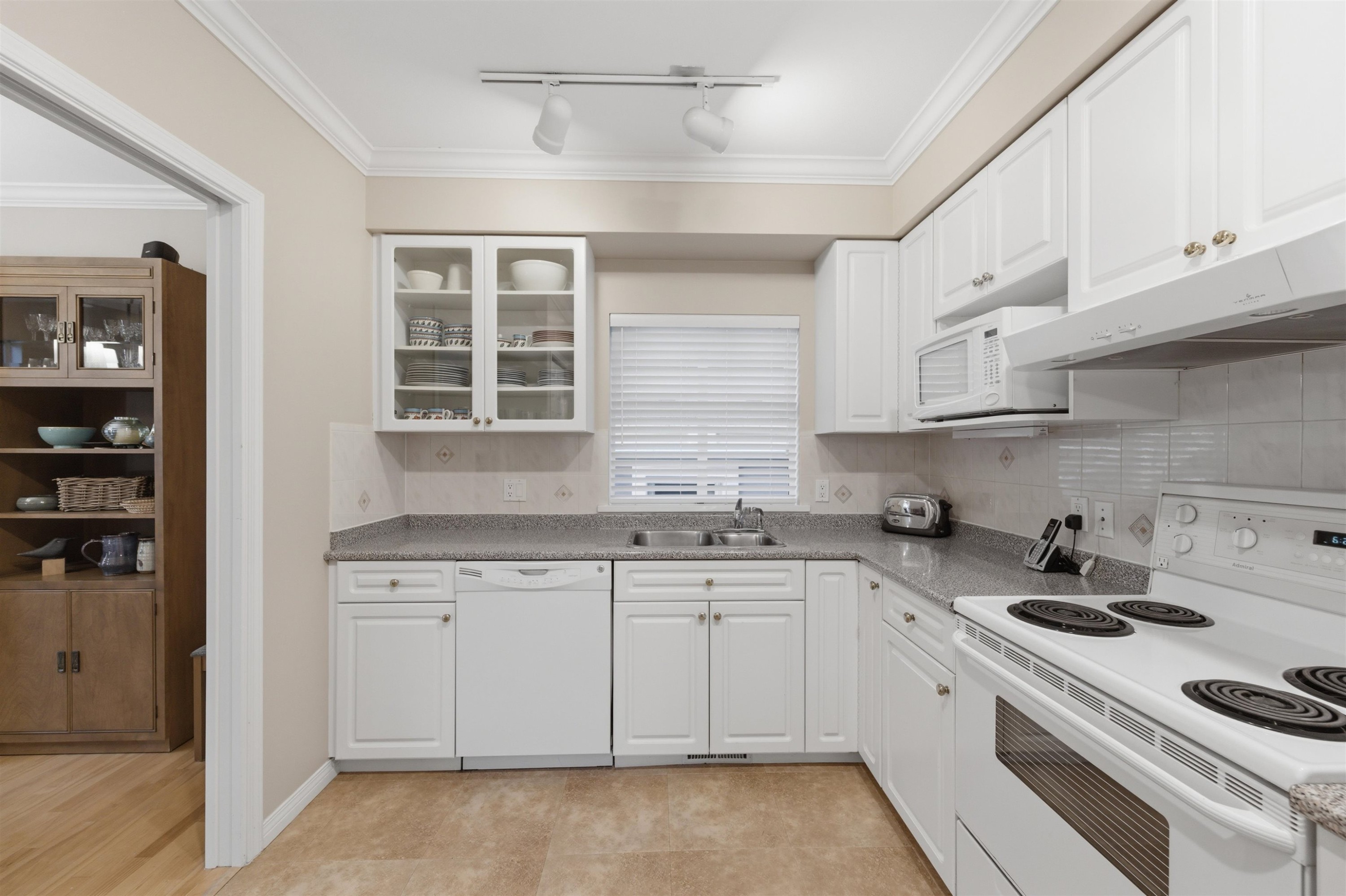 3428 7Th Avenue W, Vancouver, BC