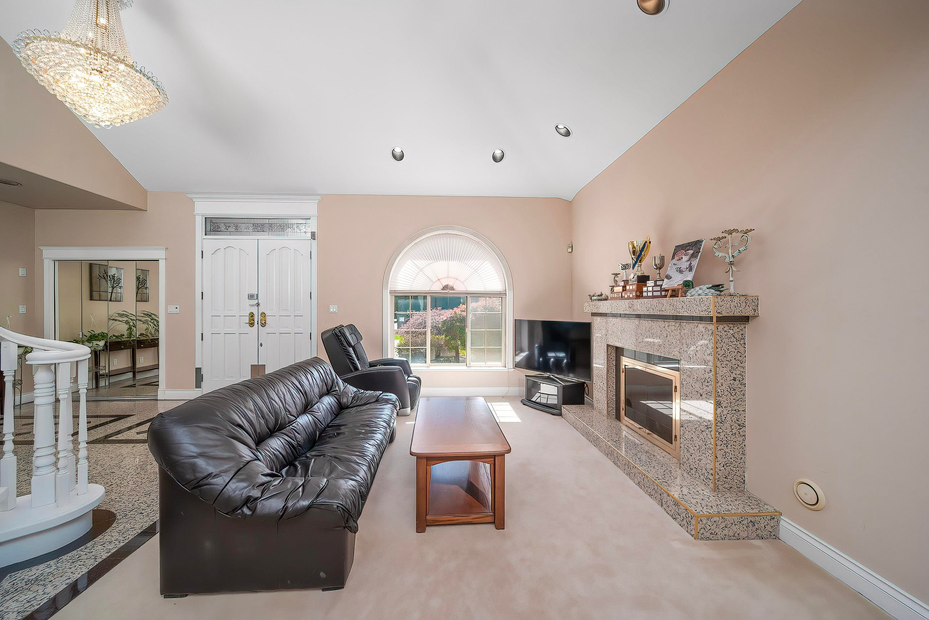 8671 Saunders Road, Richmond, BC