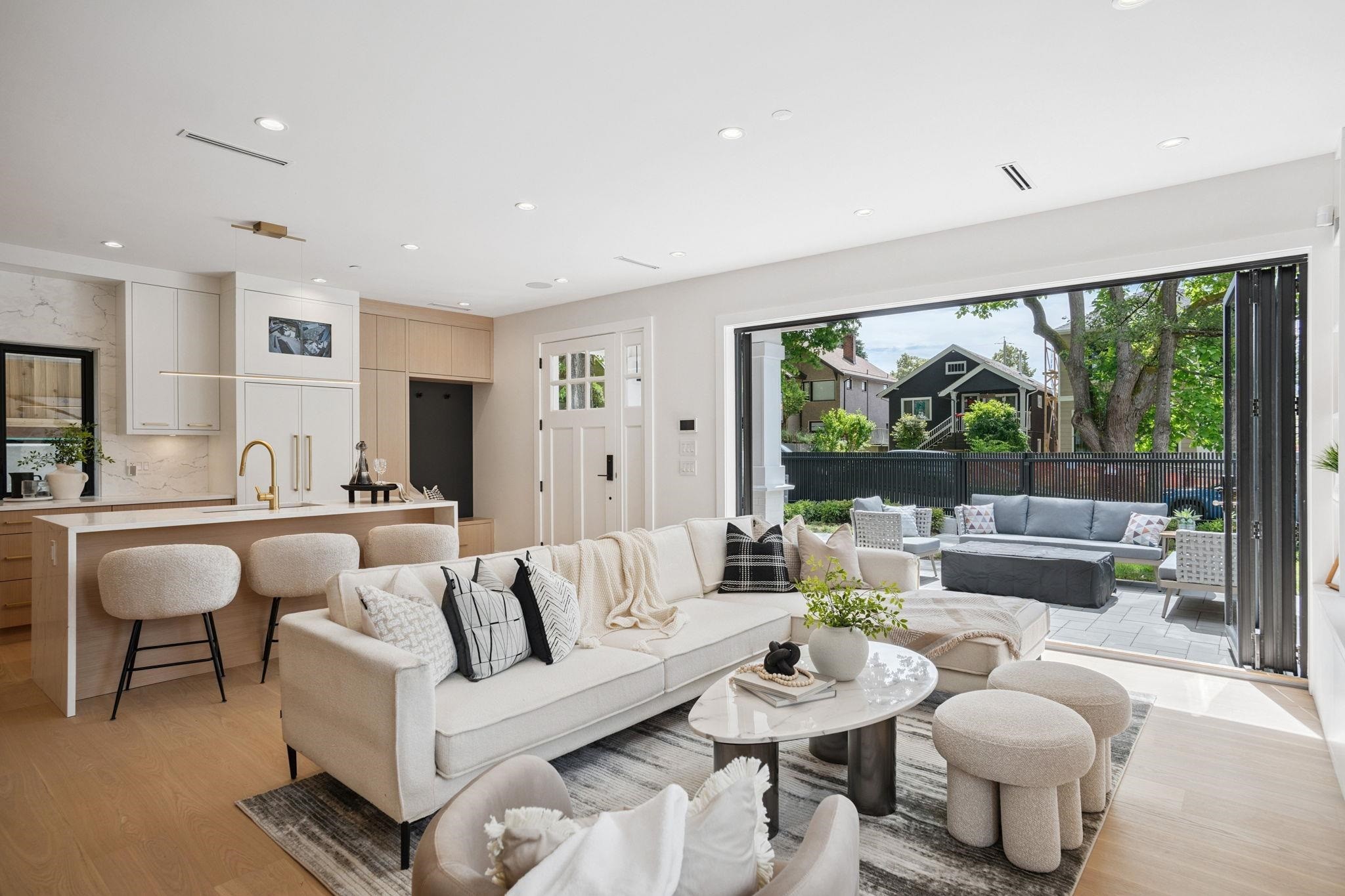 2307 3Rd Avenue E, Vancouver, BC