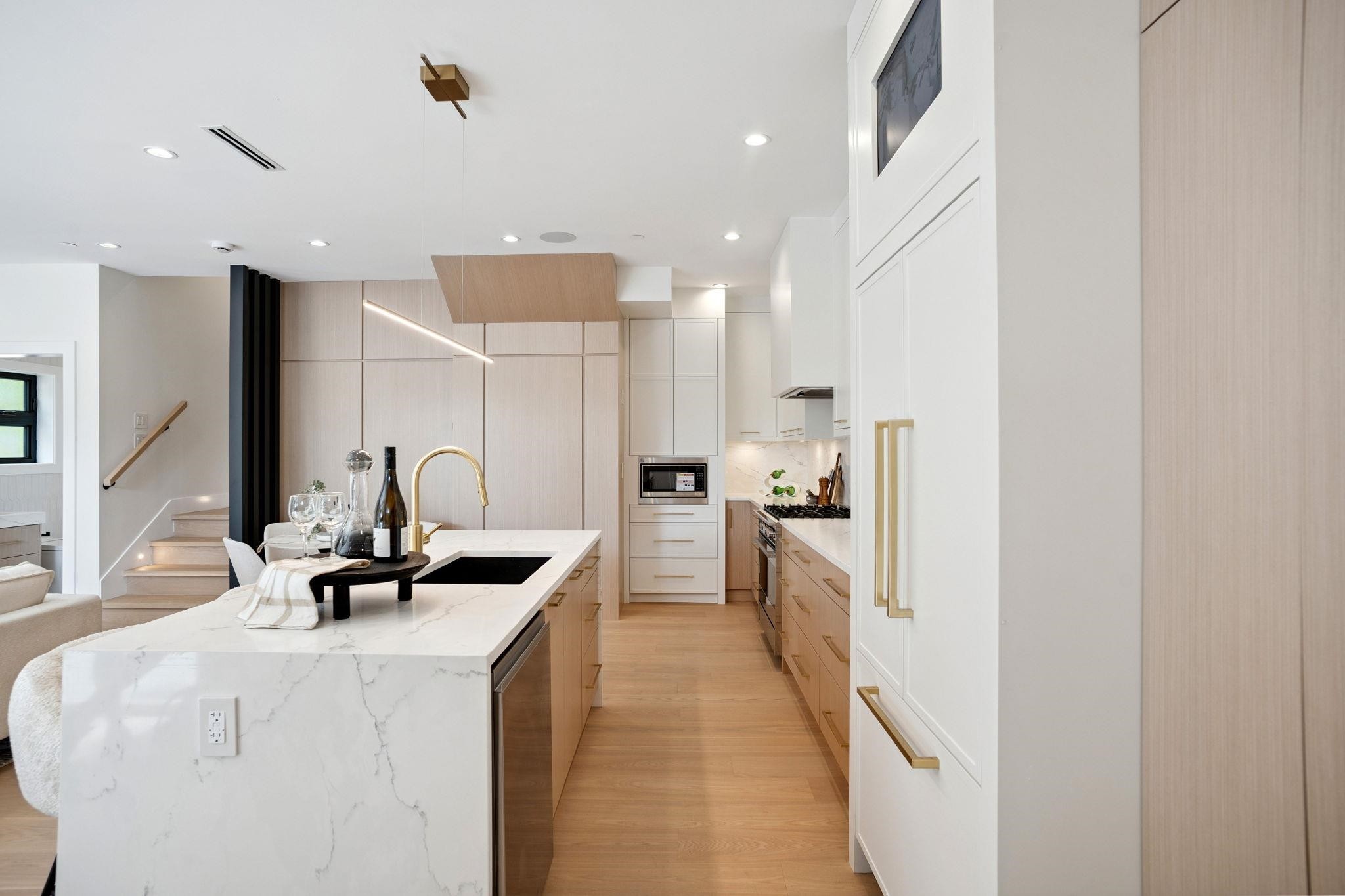 2307 3Rd Avenue E, Vancouver, BC