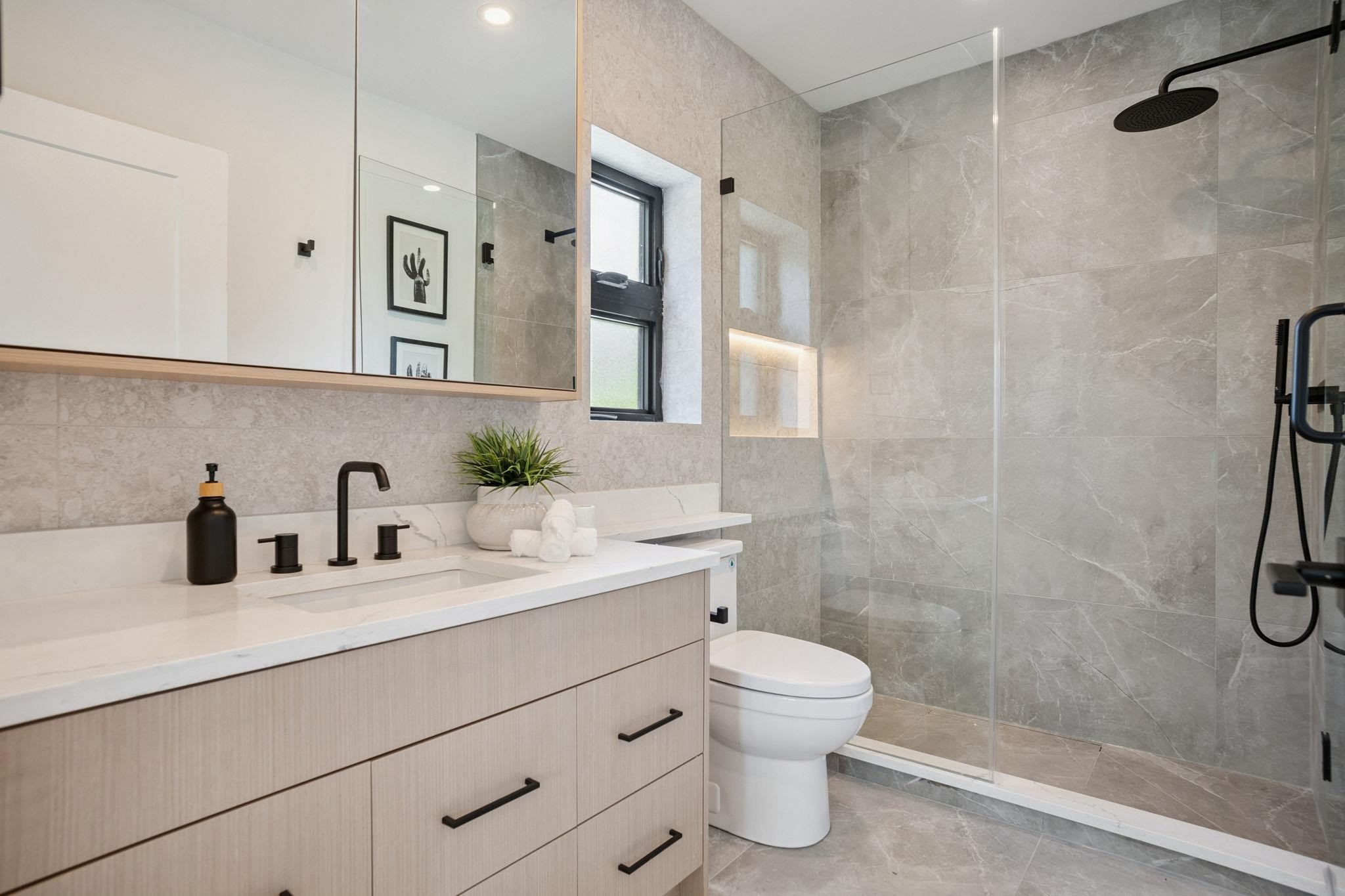 2307 3Rd Avenue E, Vancouver, BC