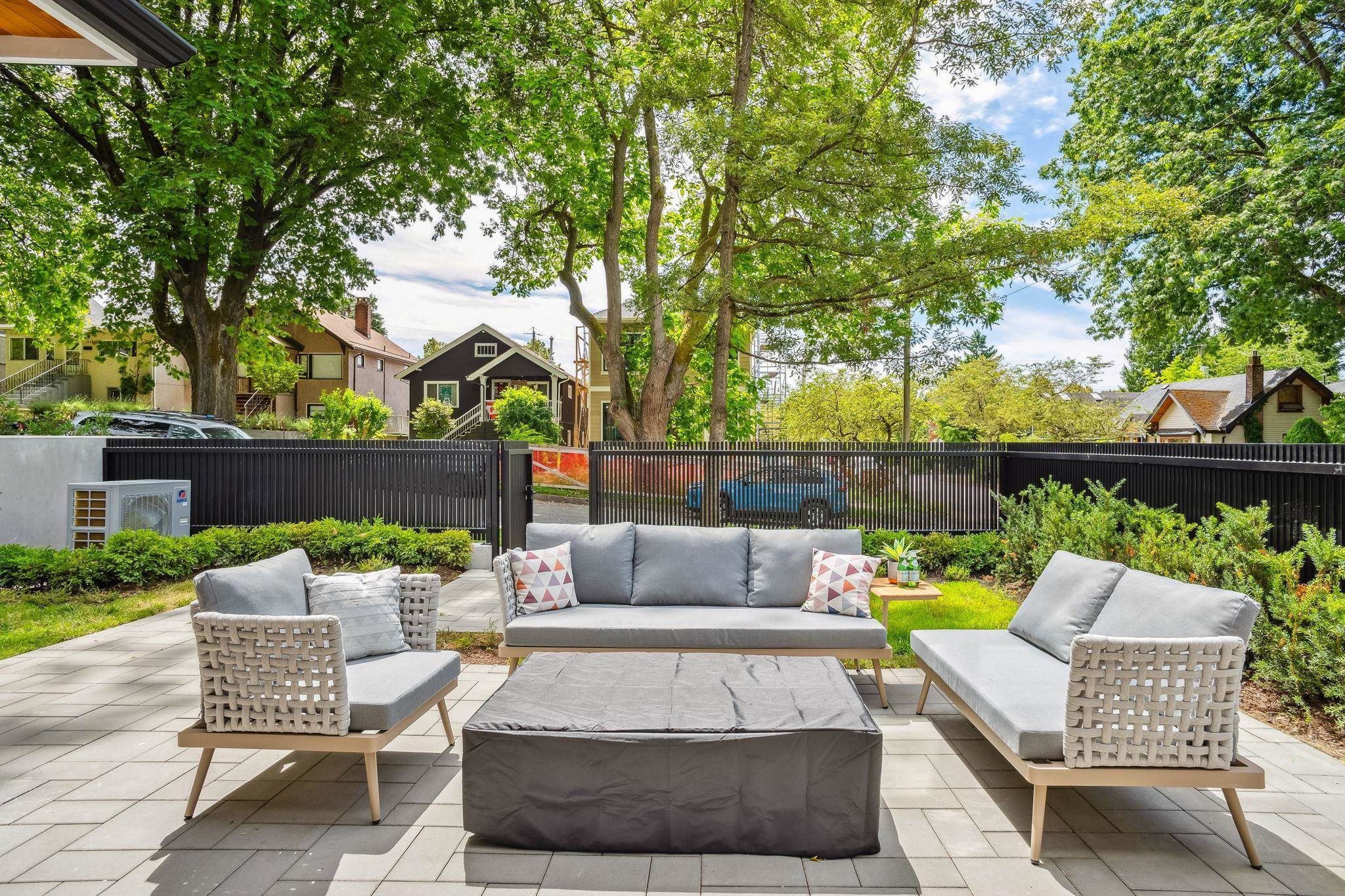 2307 3Rd Avenue E, Vancouver, BC
