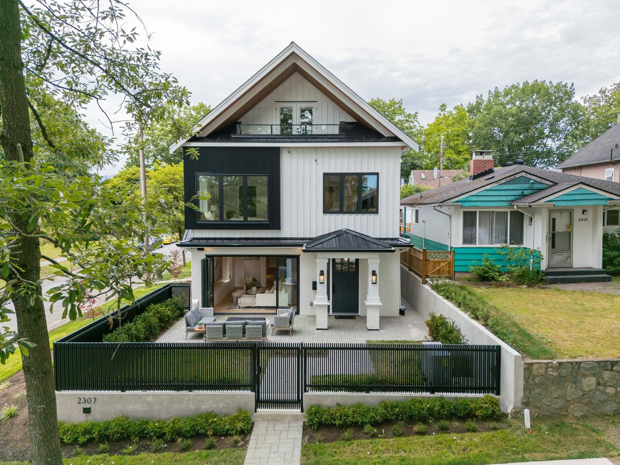 2307 3Rd Avenue E, Vancouver, BC