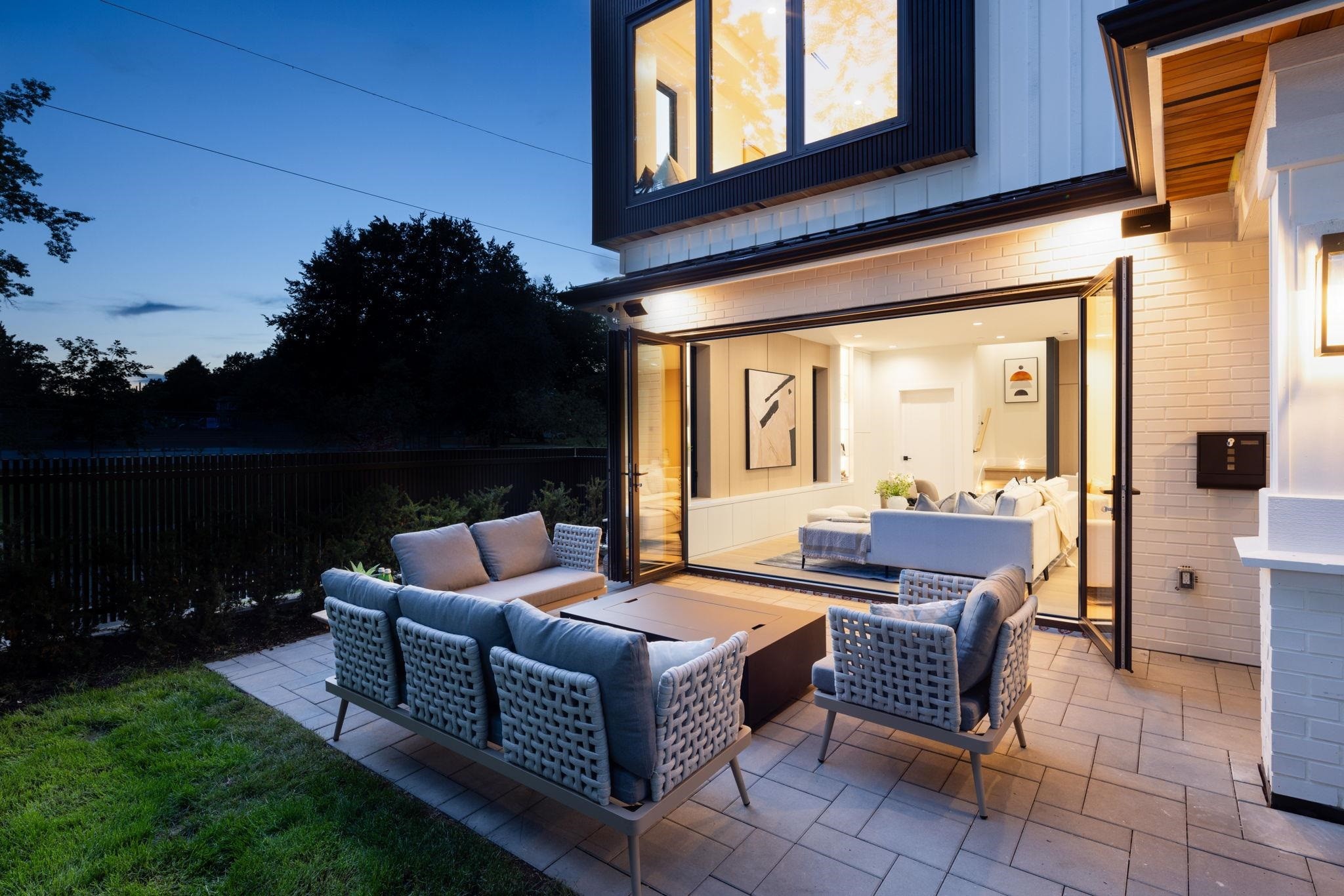2307 3Rd Avenue E, Vancouver, BC