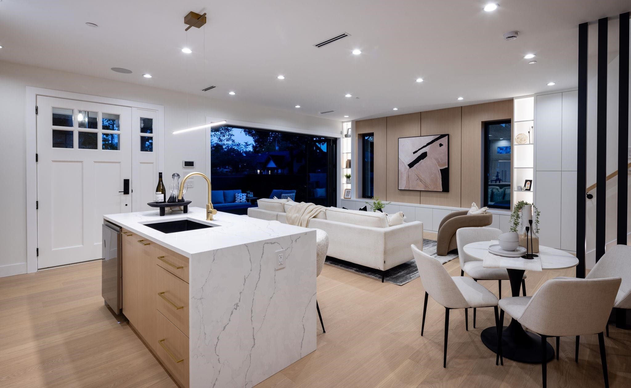 2307 3Rd Avenue E, Vancouver, BC