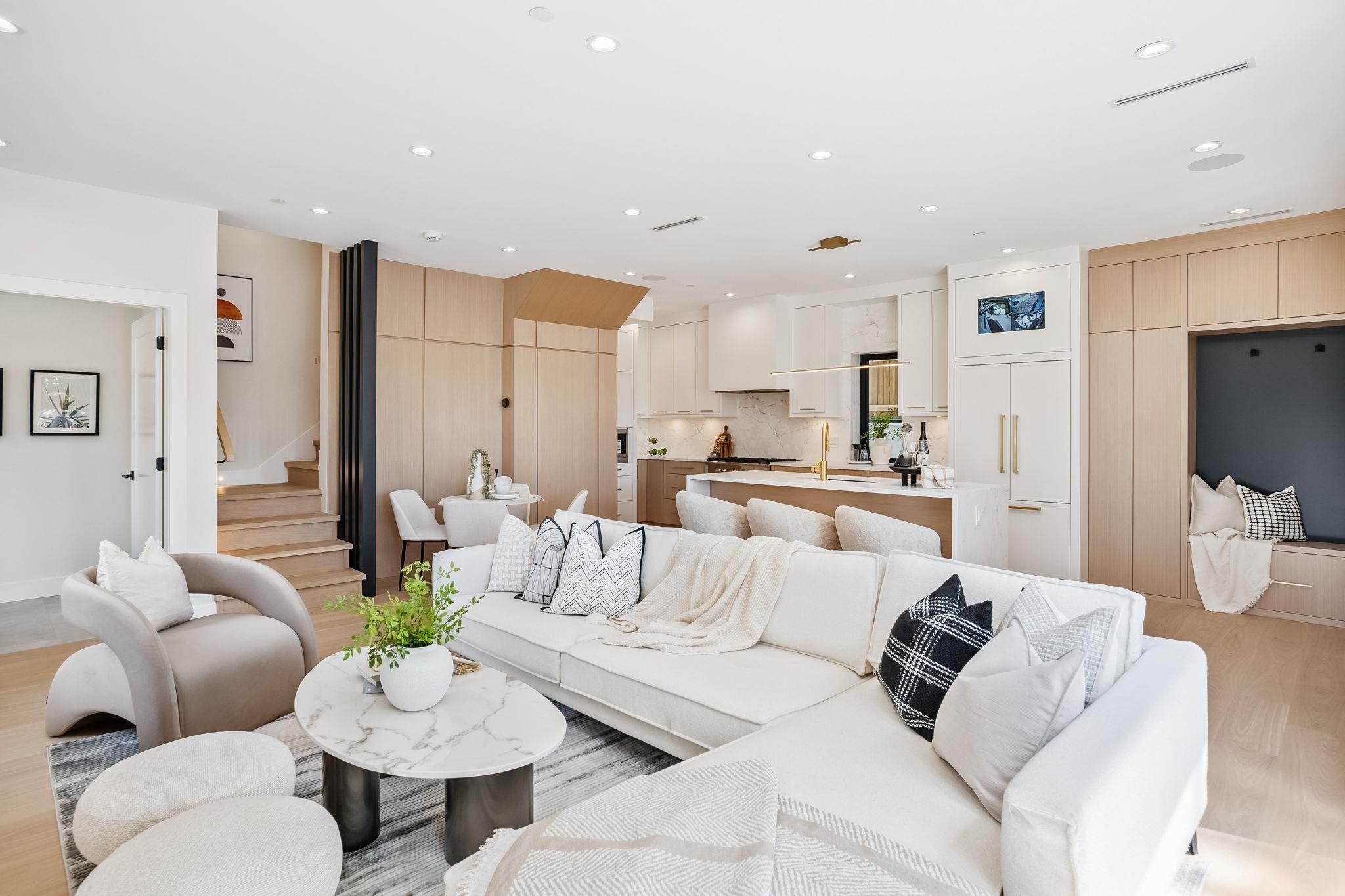 2307 3Rd Avenue E, Vancouver, BC
