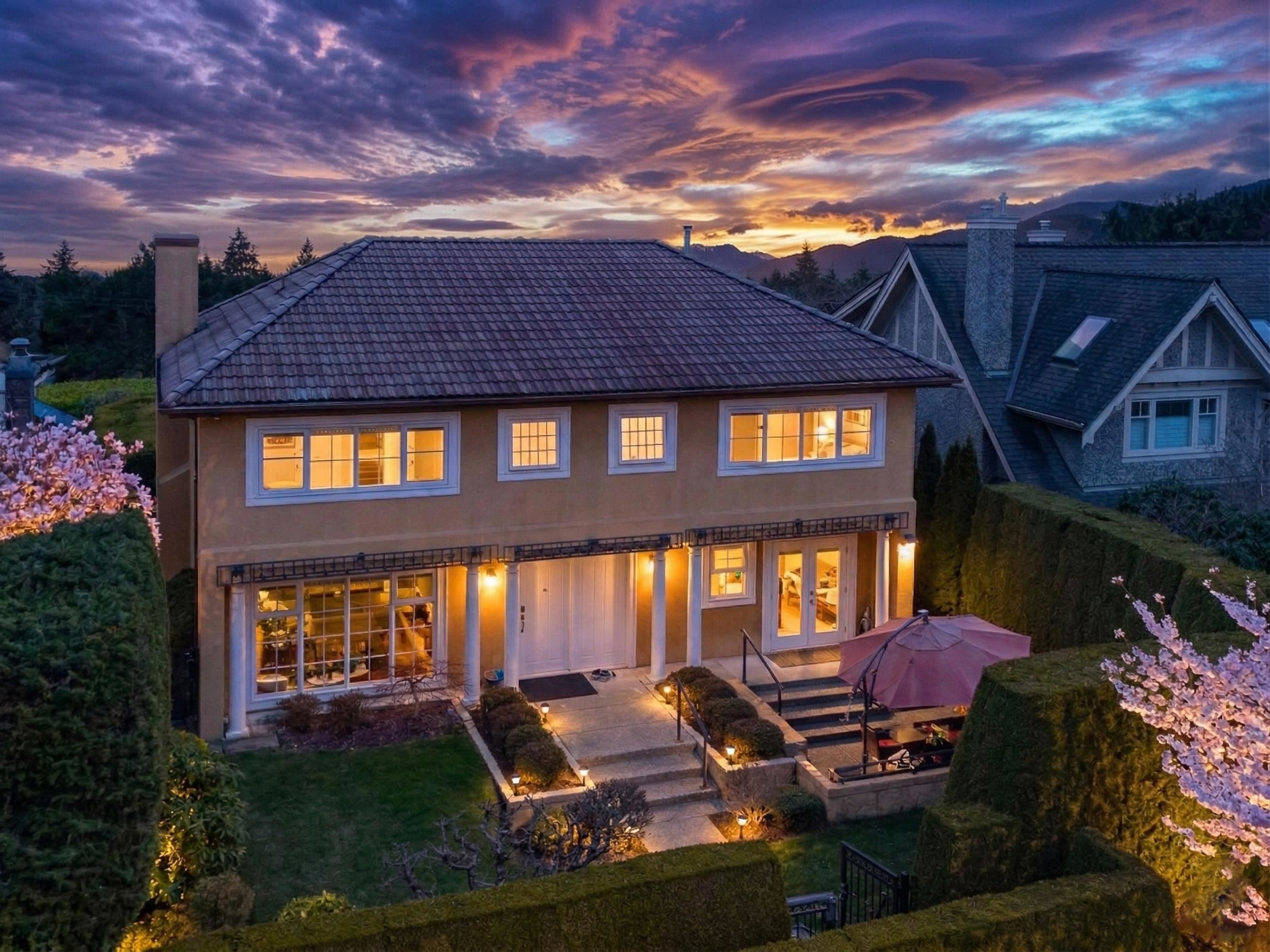 4049 27Th Avenue W, Vancouver, BC