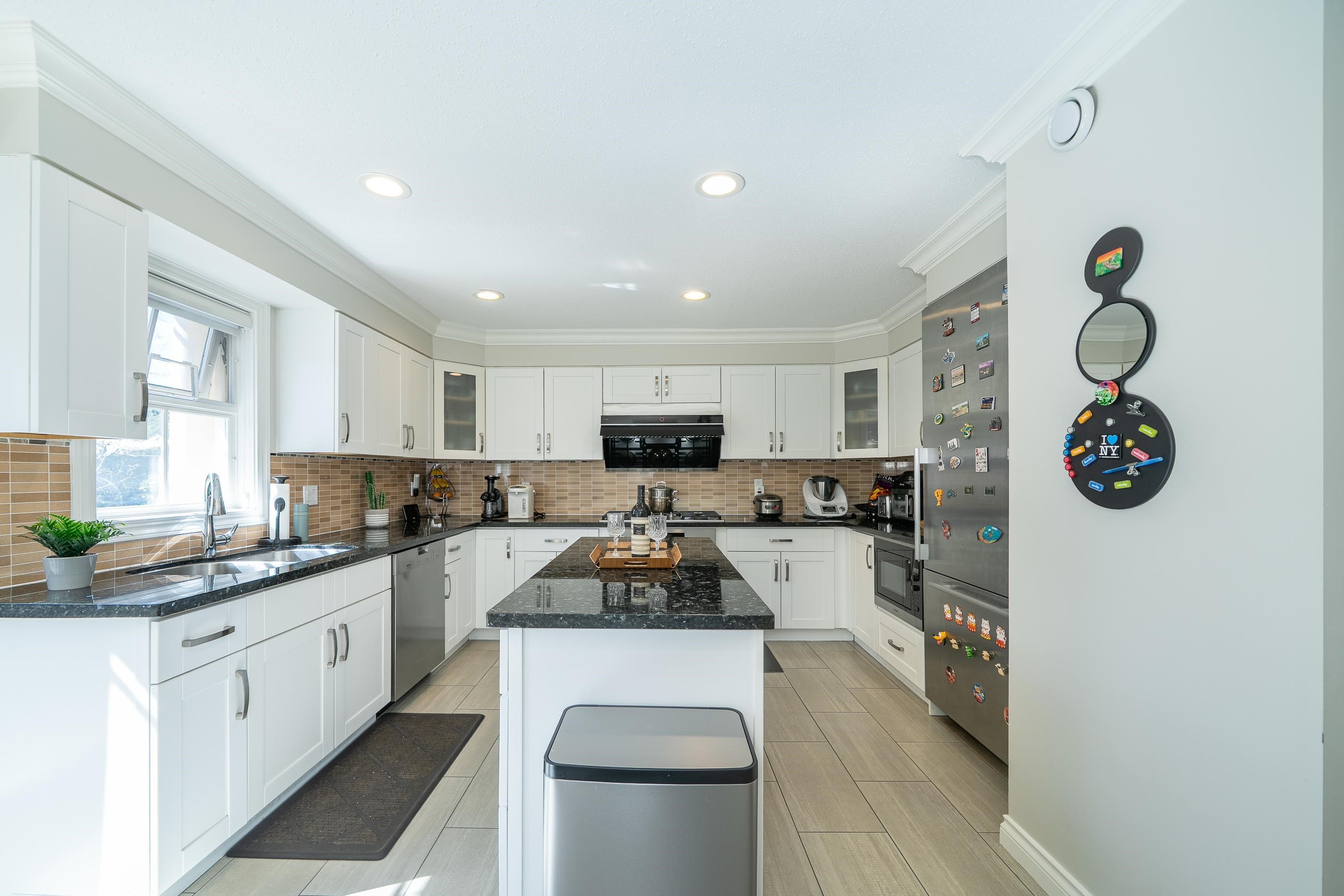 4049 27Th Avenue W, Vancouver, BC