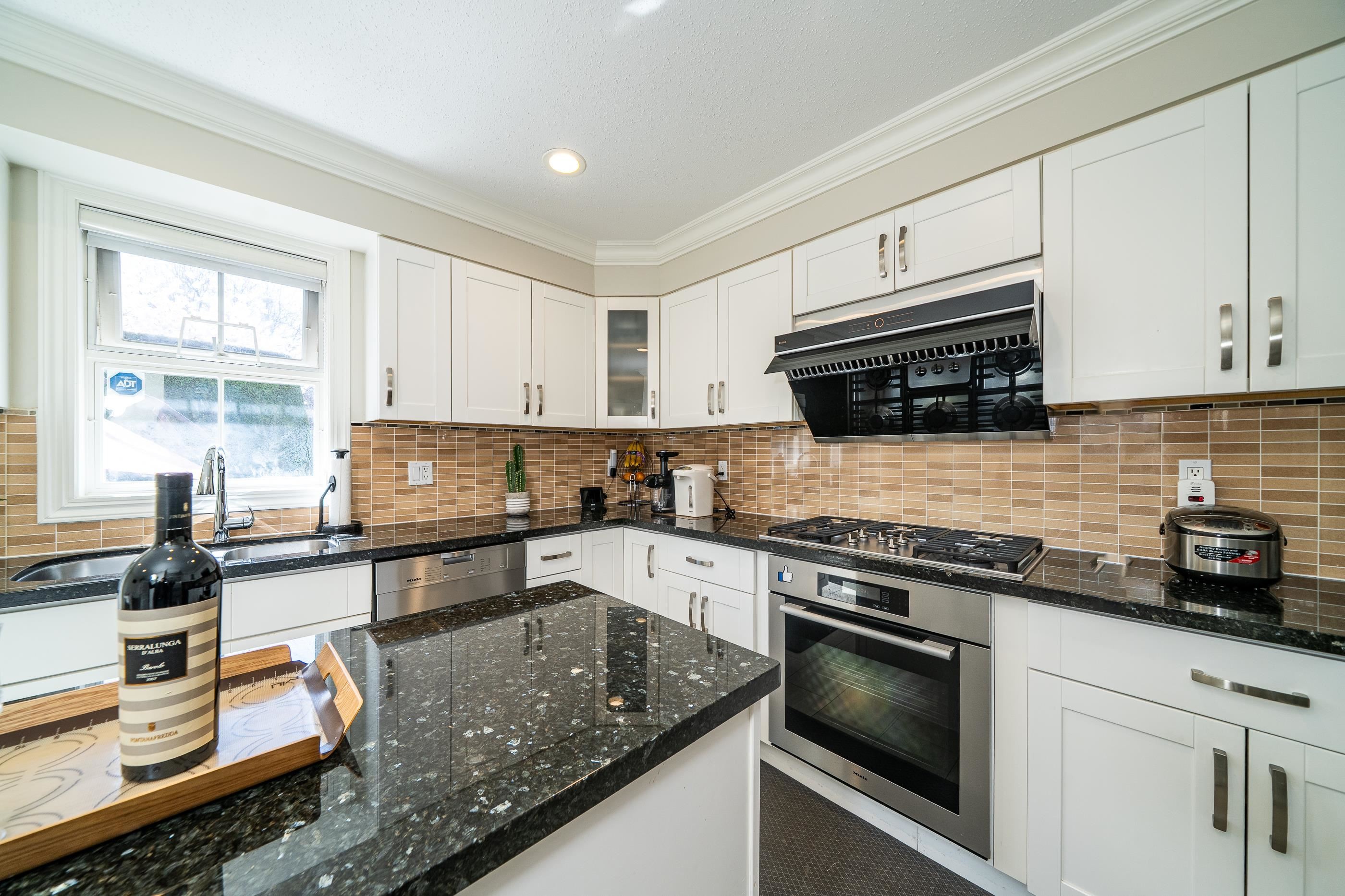 4049 27Th Avenue W, Vancouver, BC