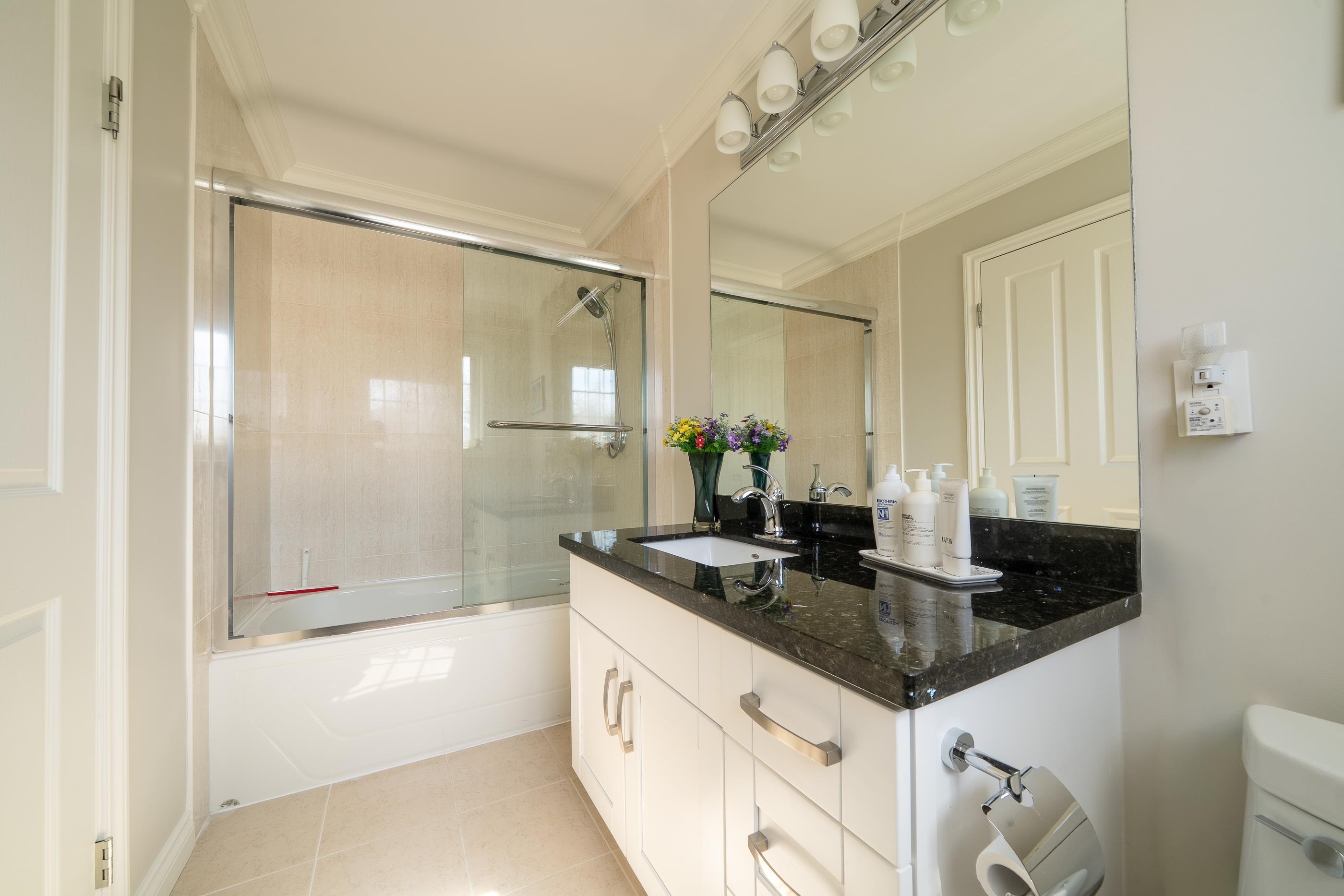 4049 27Th Avenue W, Vancouver, BC