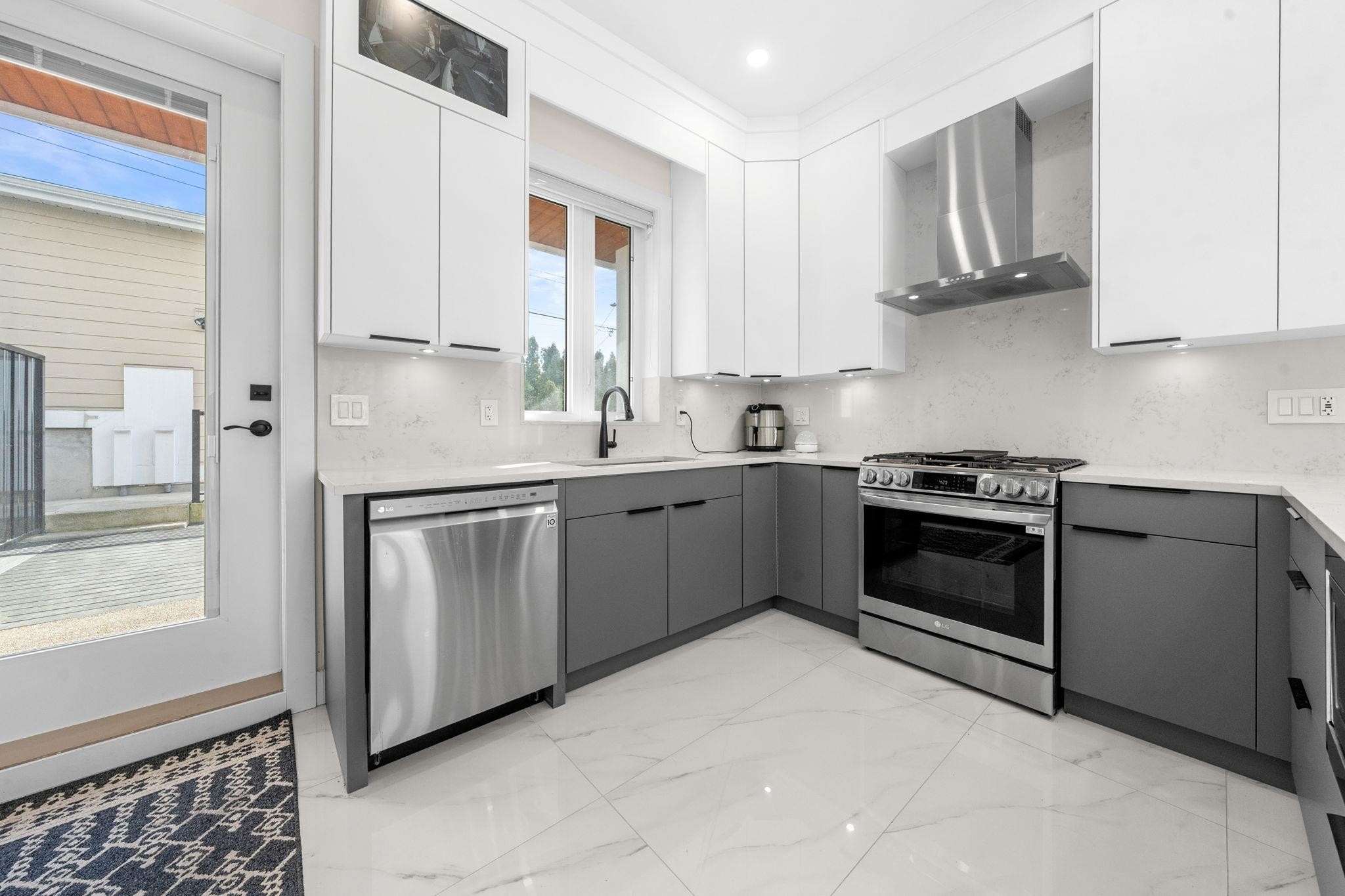 1548 41St Avenue E, Vancouver, BC