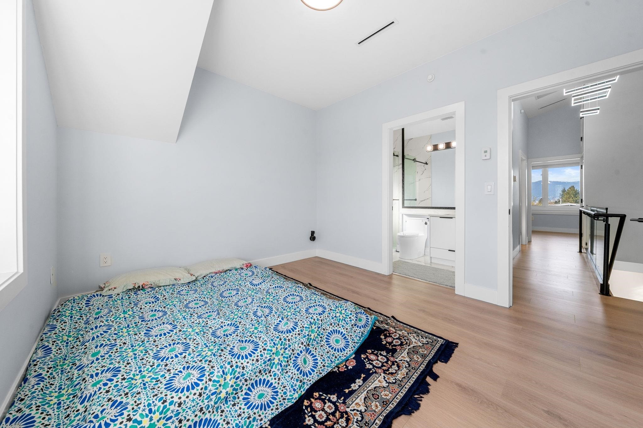1548 41St Avenue E, Vancouver, BC